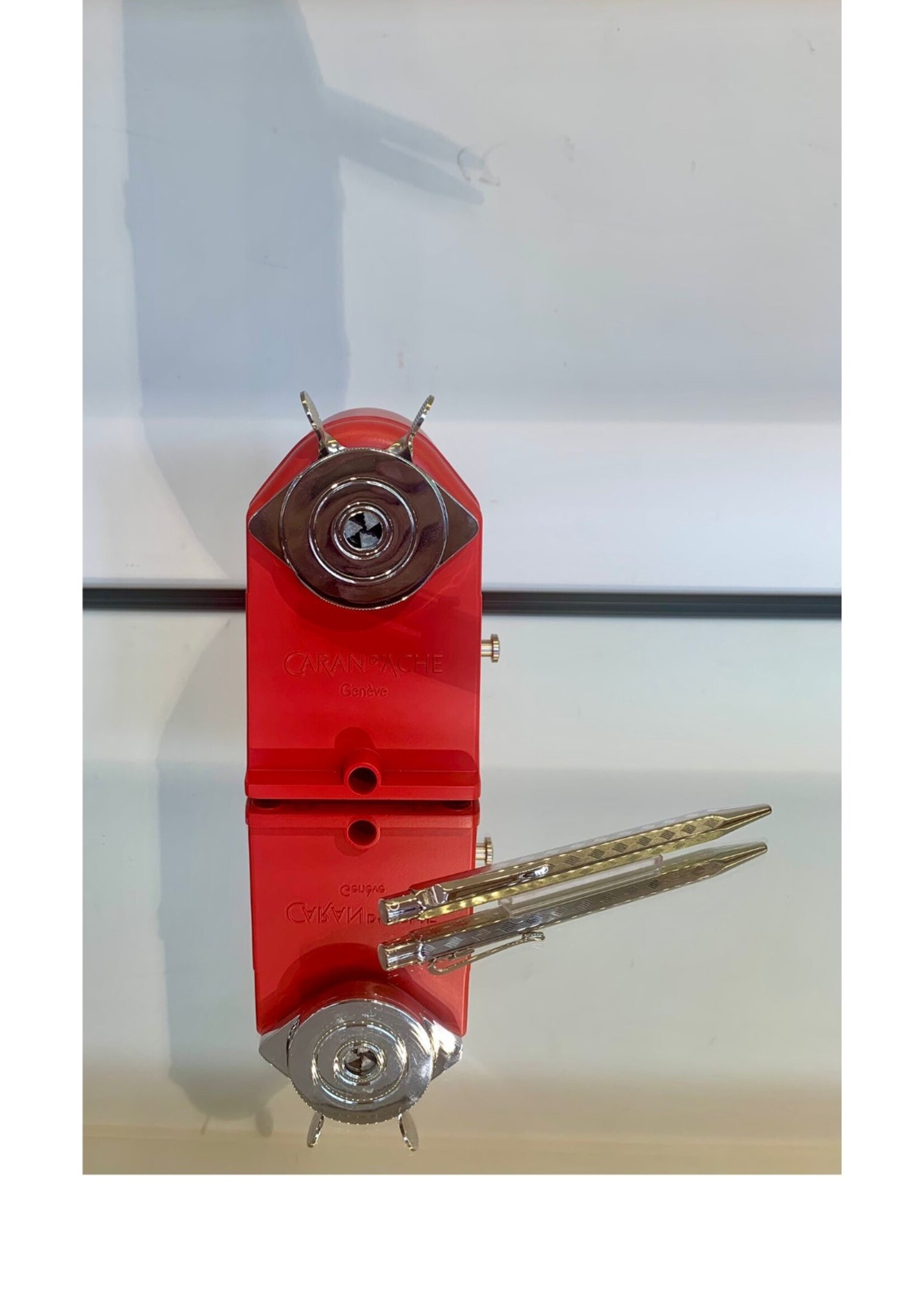 Caran d'Ache Slijper Machine Red