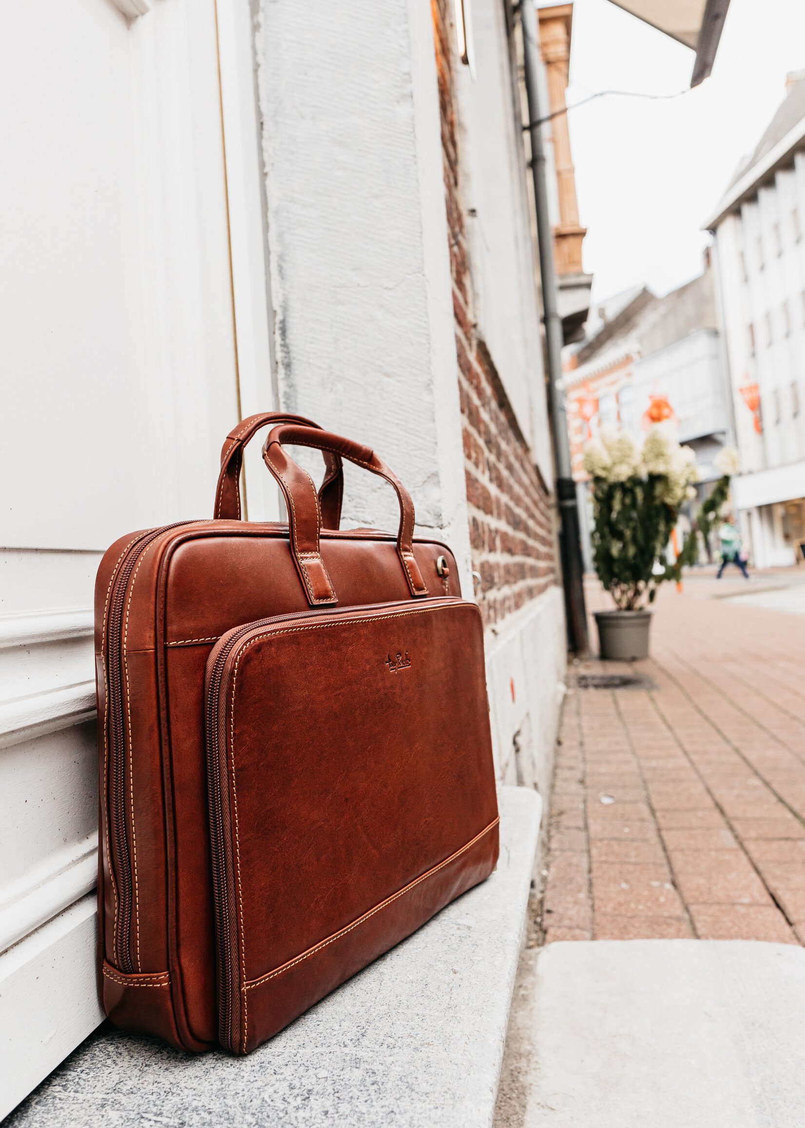 Tony Perotti Laptoptas15" + voorvak Vintage Brown