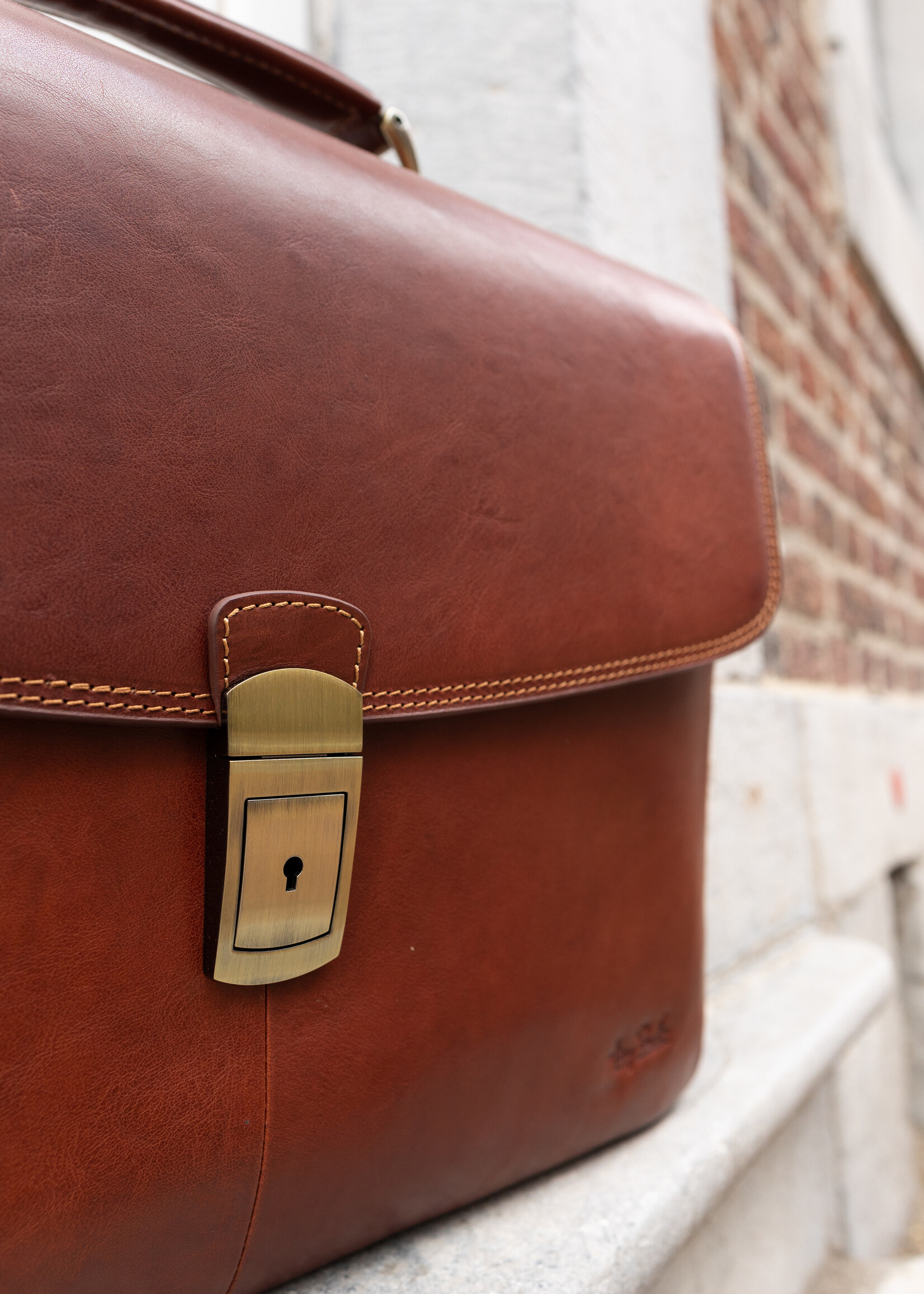 Tony Perotti Boekentas 2-comp. + laptopvak 15" Vintage Brown