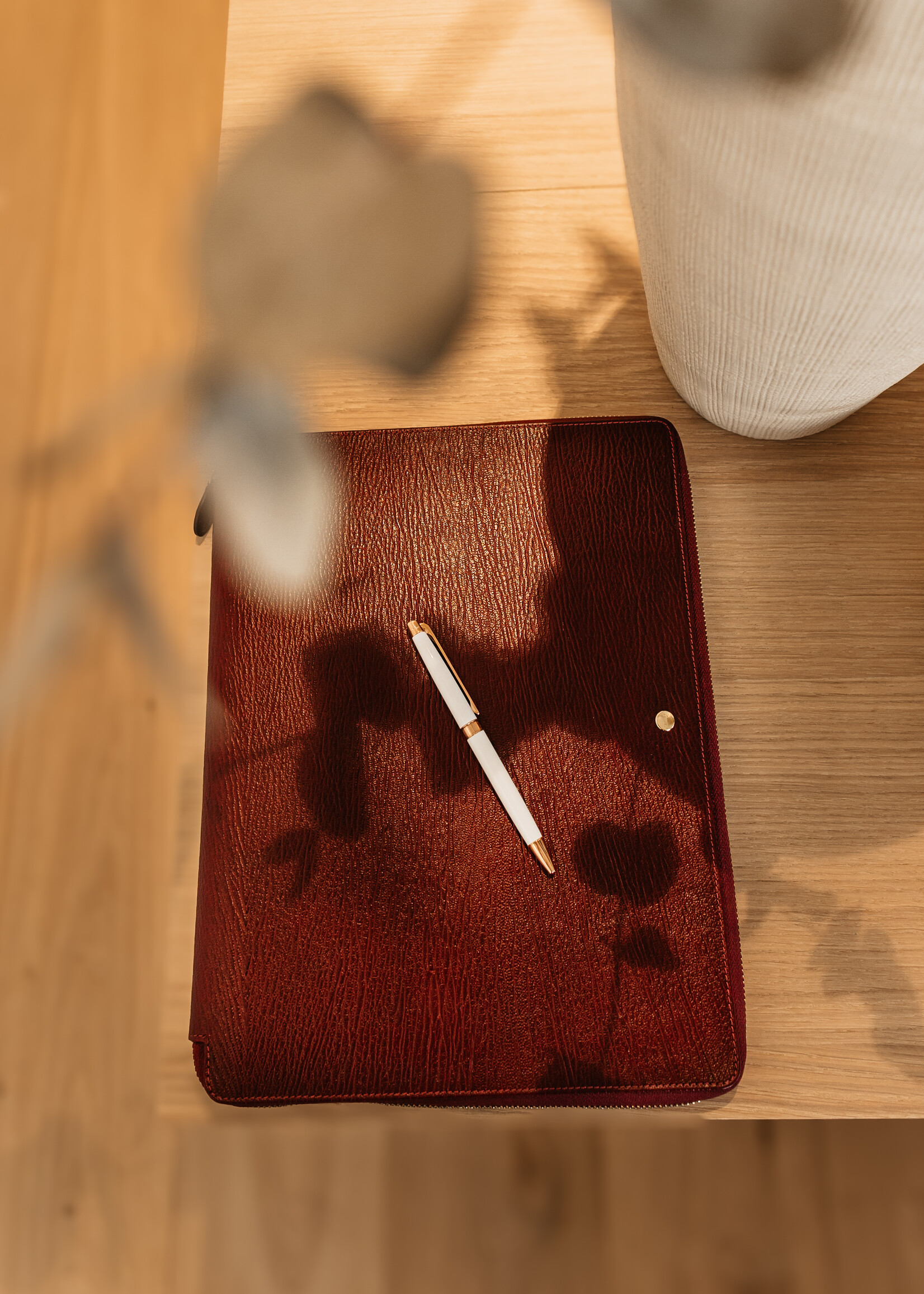 Caran d'Ache Léman Slim White Rosé Gold Balpen