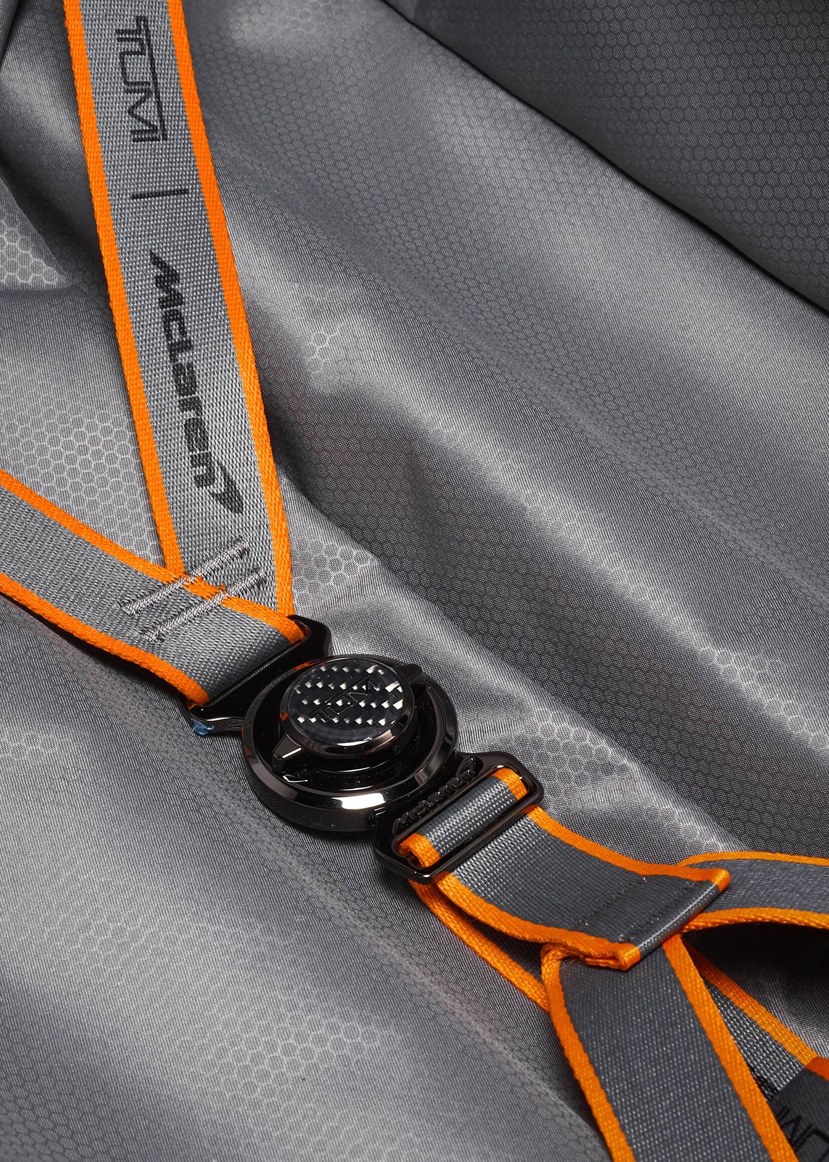 TUMI Aero Internationale Uitbreidbare Handbagage Koffer 56cm (56H x 23D/28D x 35.5B cm) Carbon/Black/Oranje