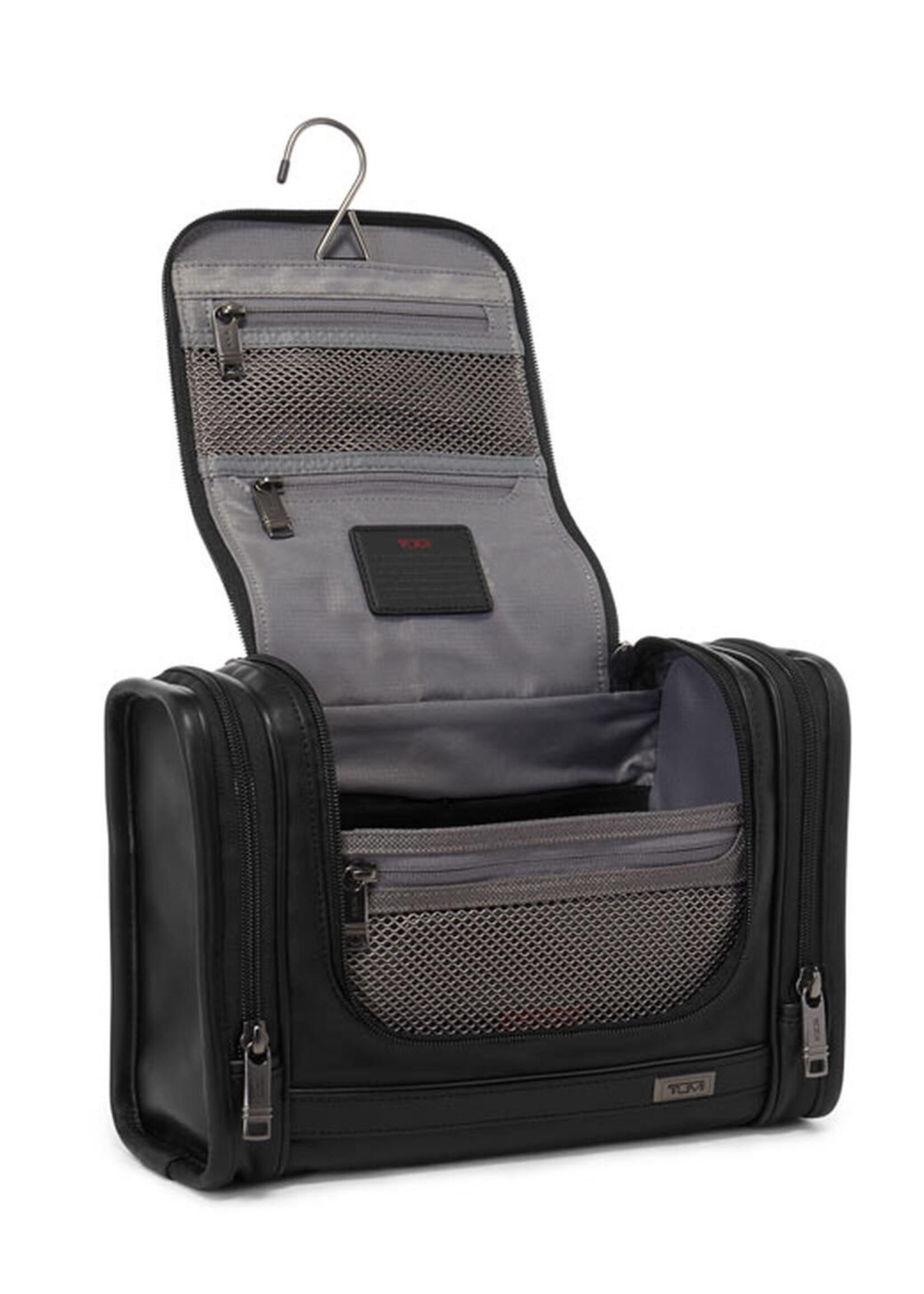 TUMI Alpha zwarte leren Toilettas