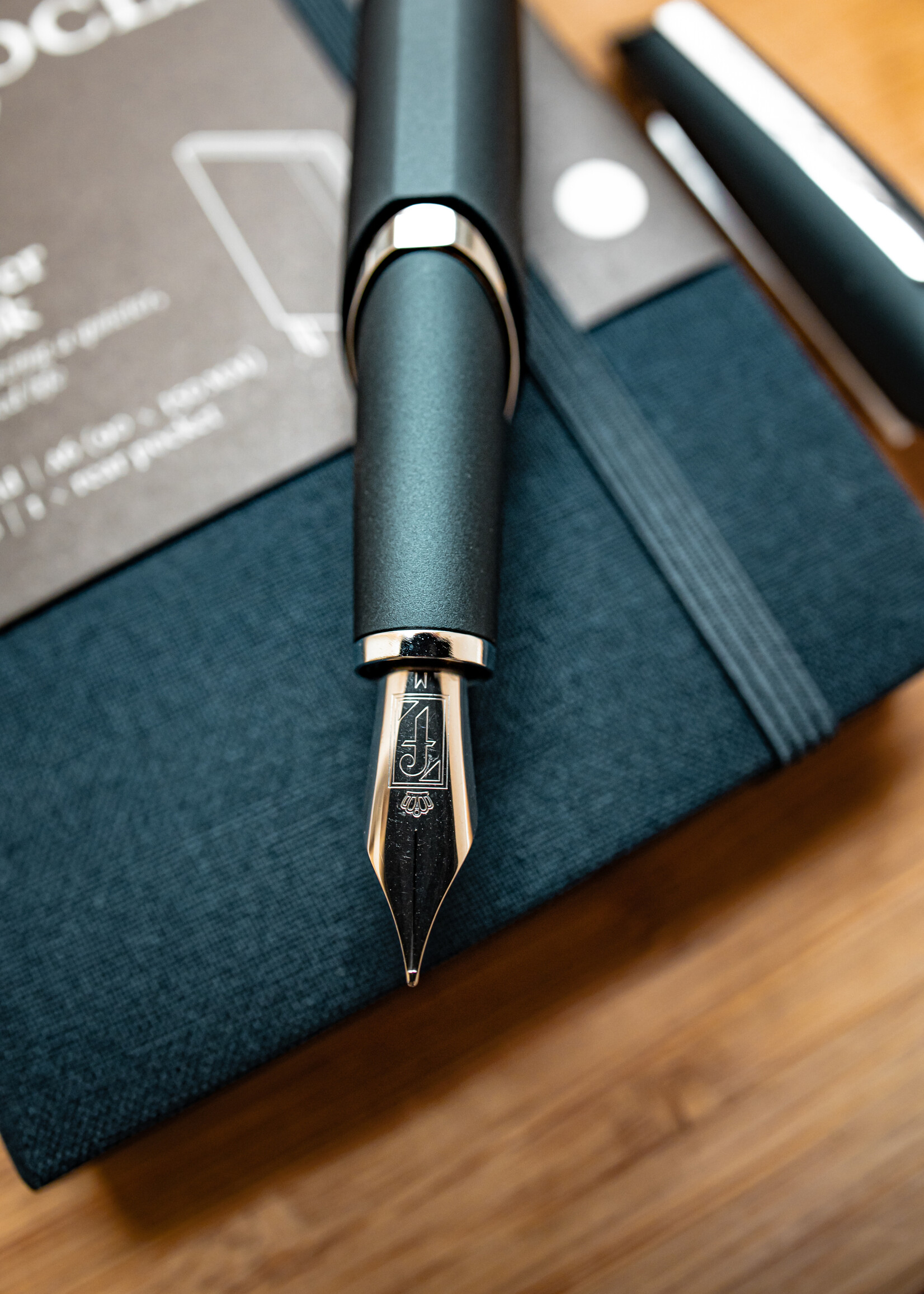 Pininfarina PF TWO Dark Blue Vulpen F - Fijn