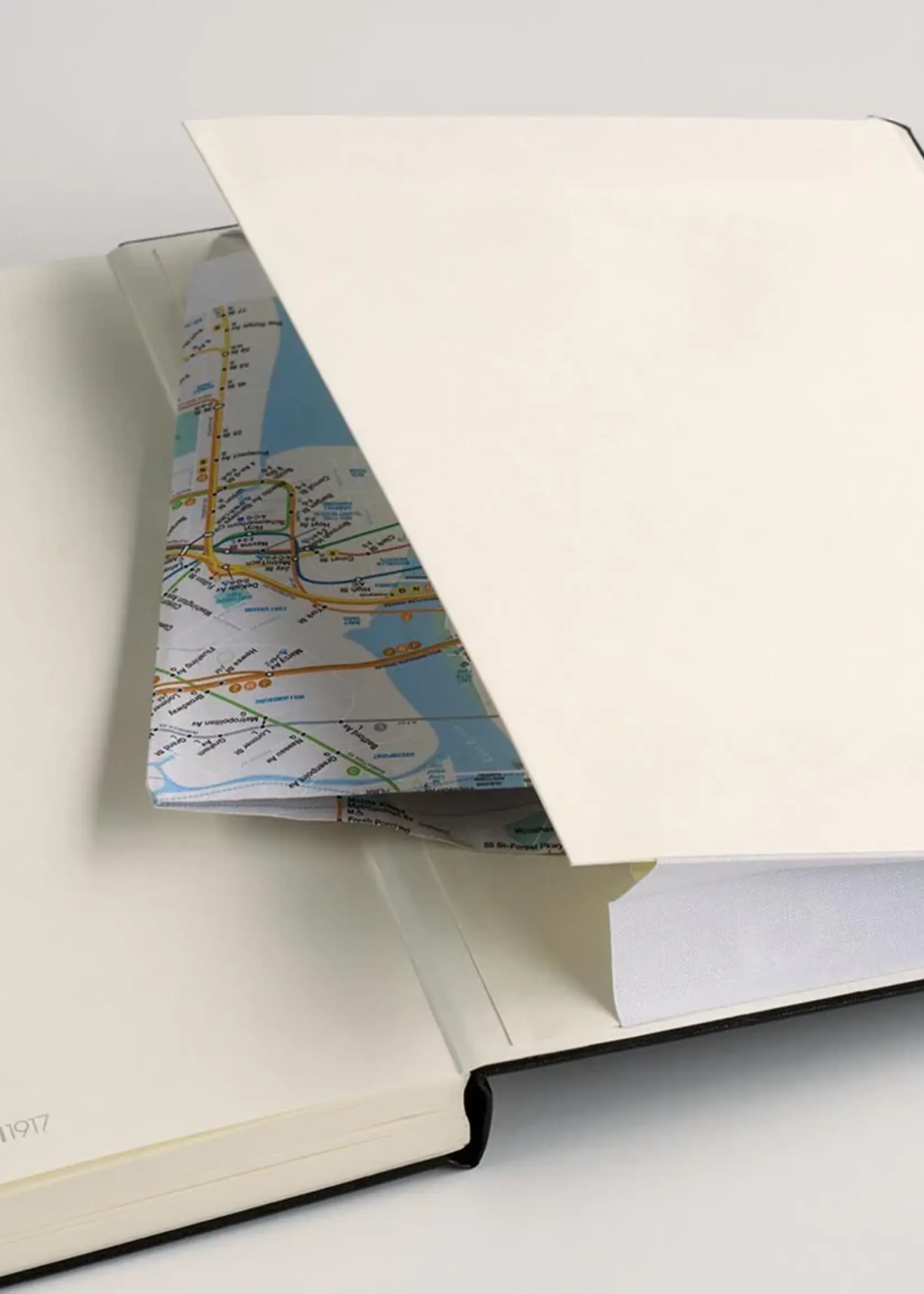 Leuchtturm1917 Notitieboek 411 Gelijnd A5 Black