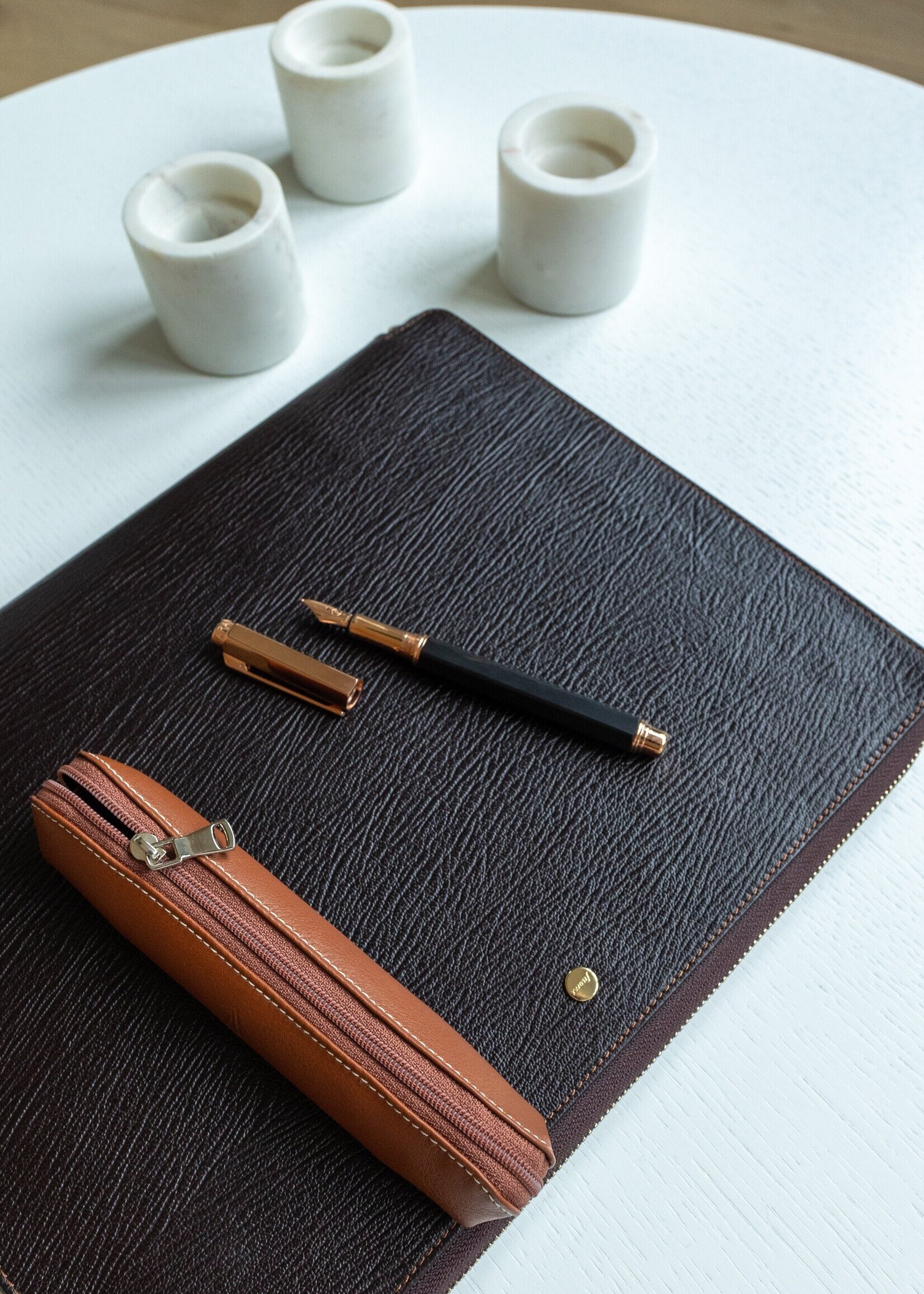 Caran d'Ache Varius Ebony Rose Gold Vulpen Fijn