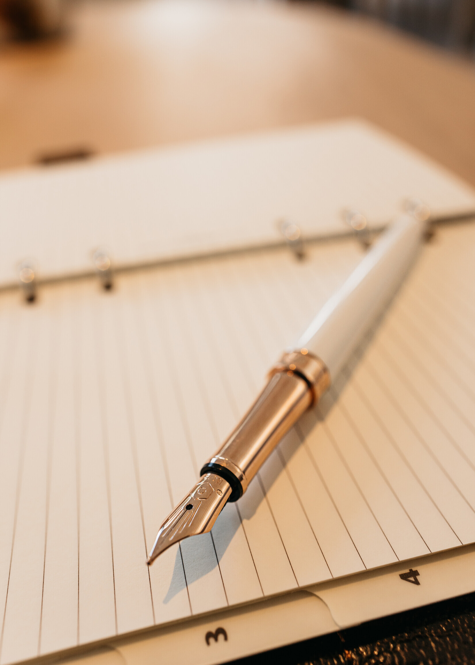 Caran d'Ache Léman Slim White Rose Gold Vulpen Medium