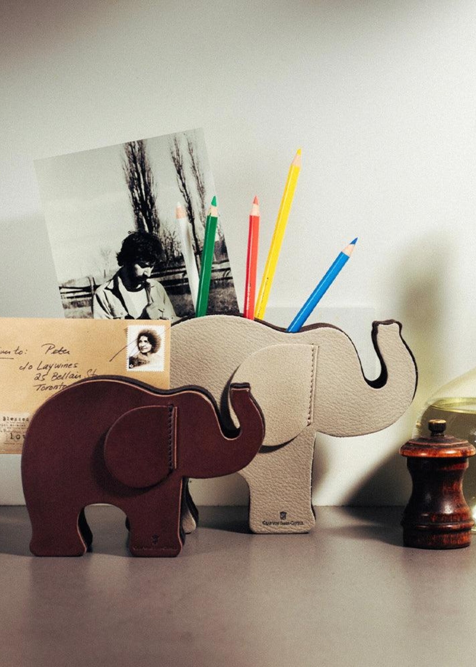 Graf von Faber-Castell Bureaugarnituur Elephant Medium Dark Brown