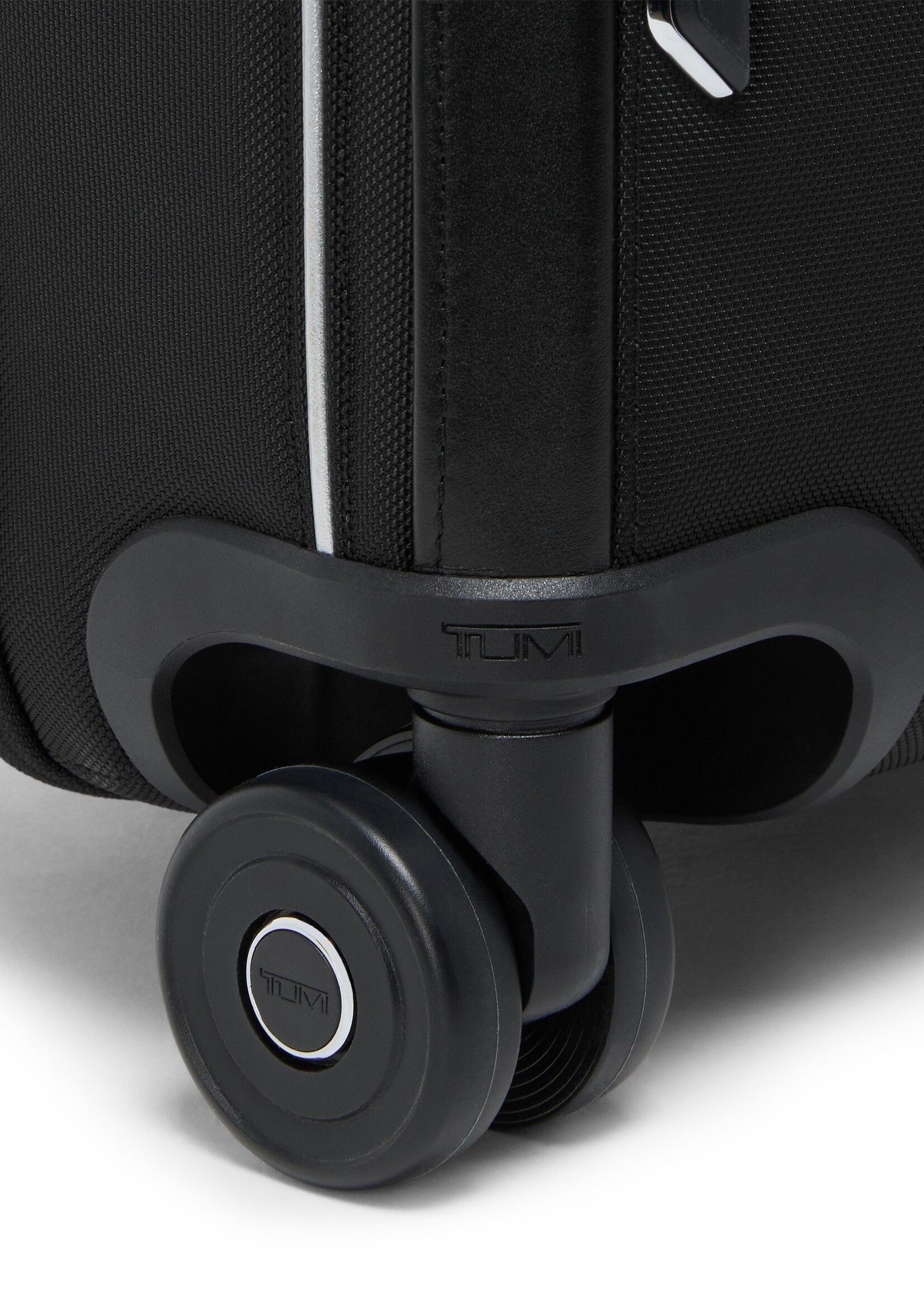 TUMI Premium Line Arrivé Sadler Continental Uitbreidbare Carry -On 56cm