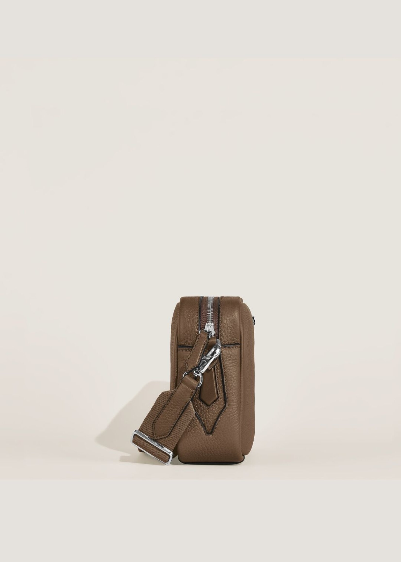 Montblanc Soft Grain Crossbody Noisette