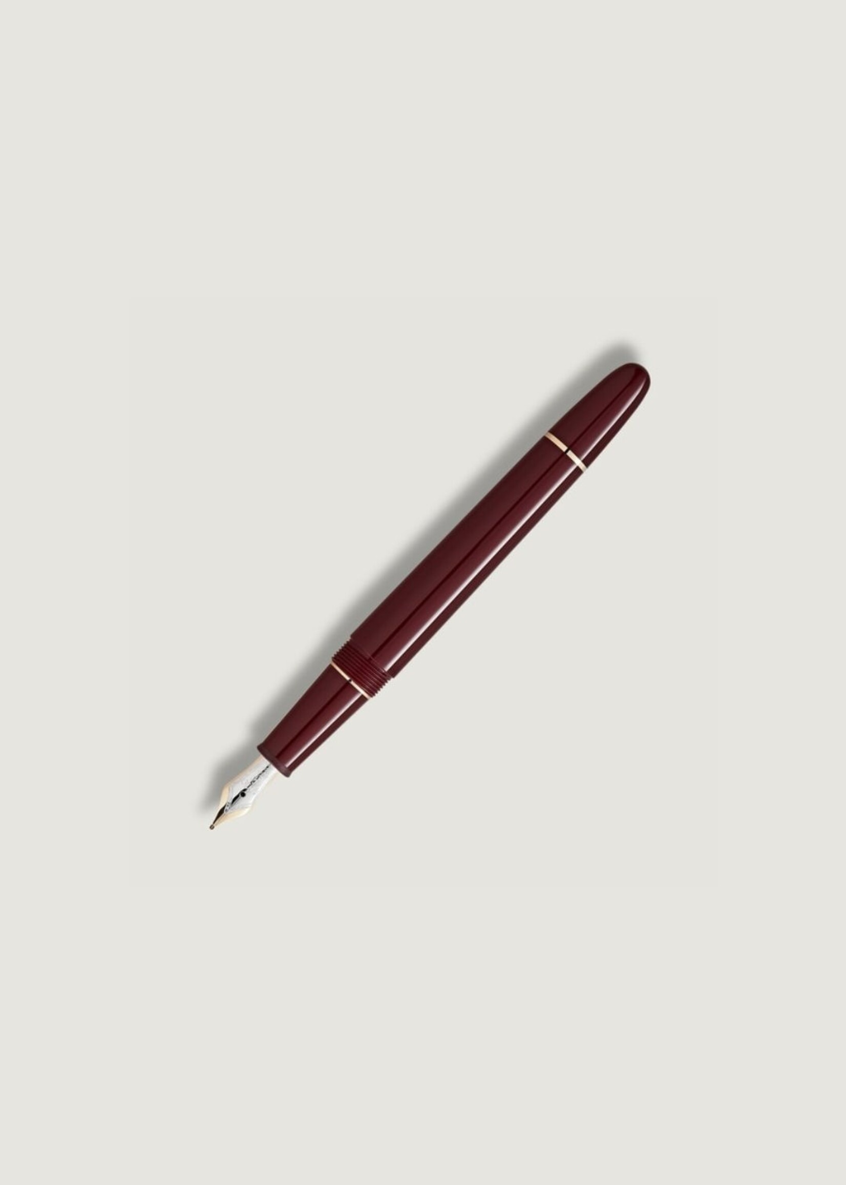 Montblanc Meisterstück 145 Classique Burgundy Red Vulpen (Au585/14K - 0.453 g) 0.62 mm M- Medium