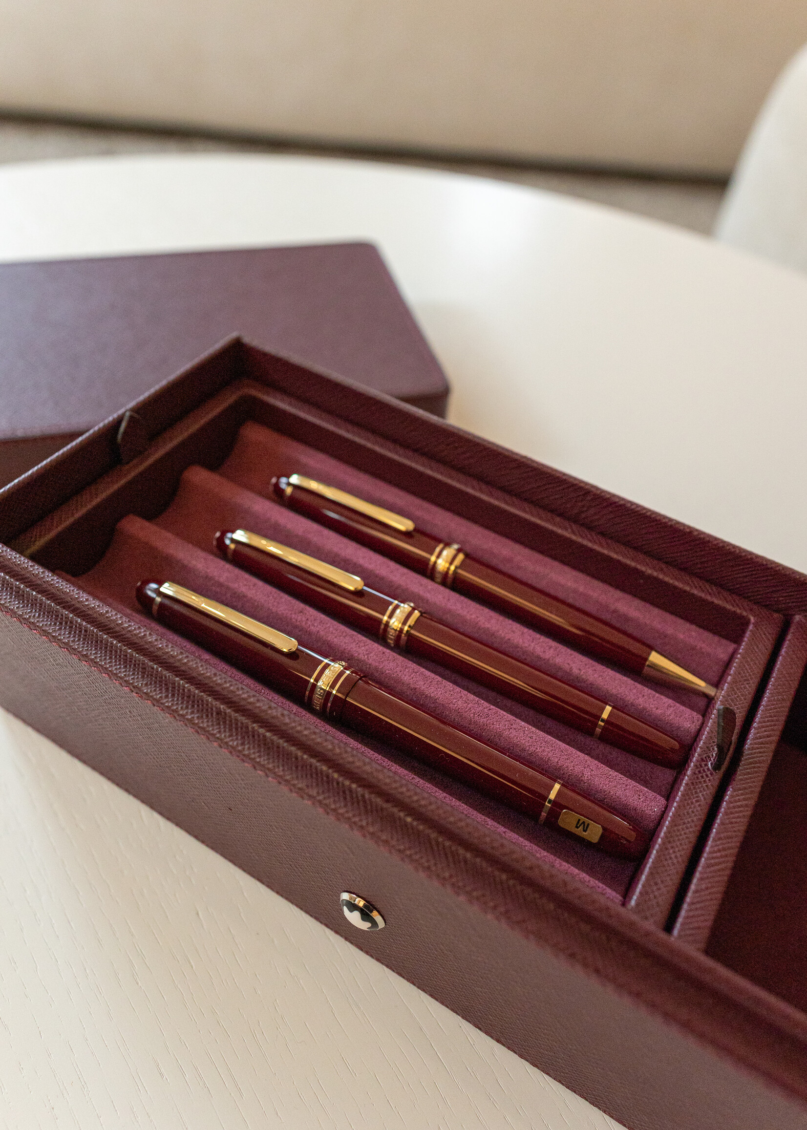 Montblanc Meisterstück 145 Classique Burgundy Red Vulpen (Au585/14K - 0.453 g) 0.62 mm M- Medium