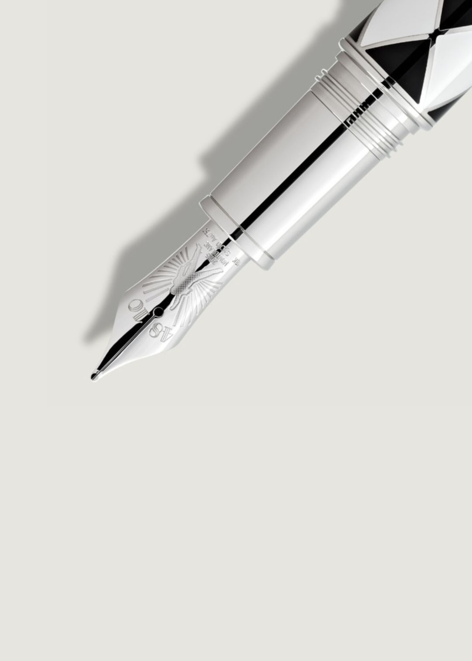 Montblanc Great Characters Homage to Queen Limited Edition 1975/1369 Vulpen Au 750 (0.889g) M -Medium