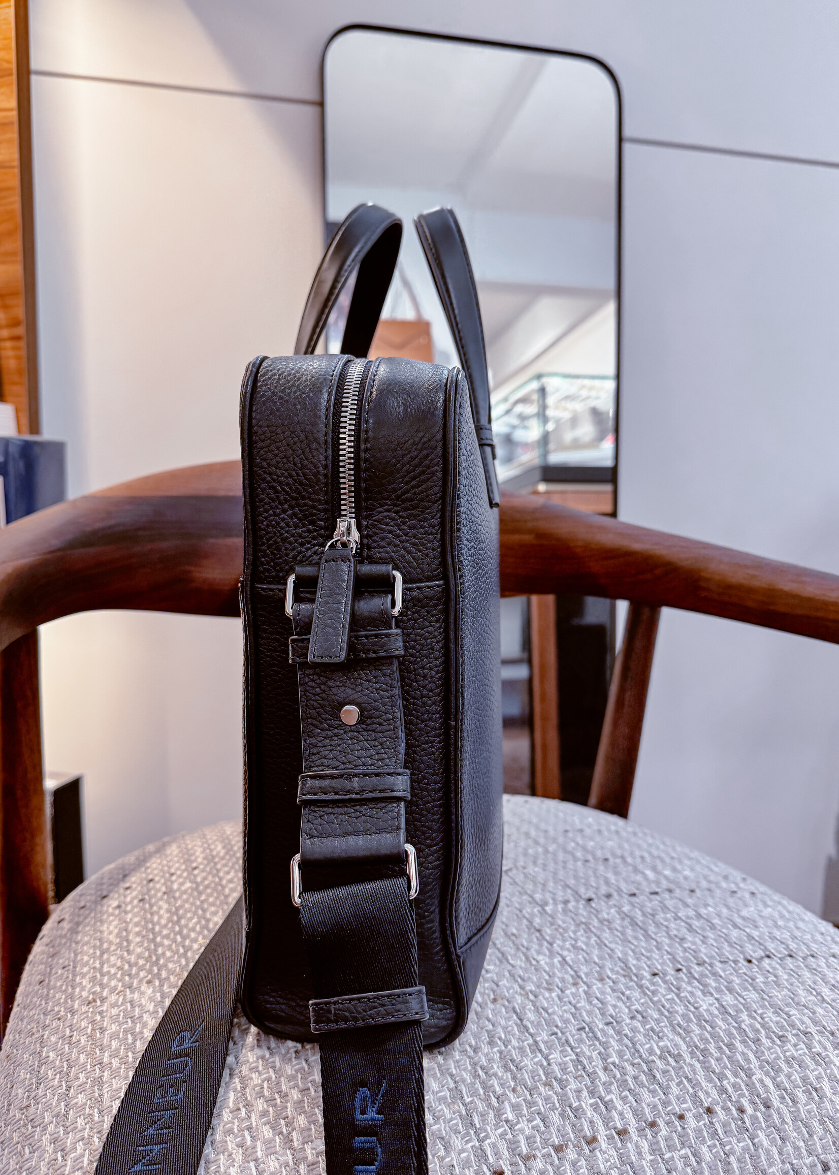 Le Tanneur Tas 15" Black