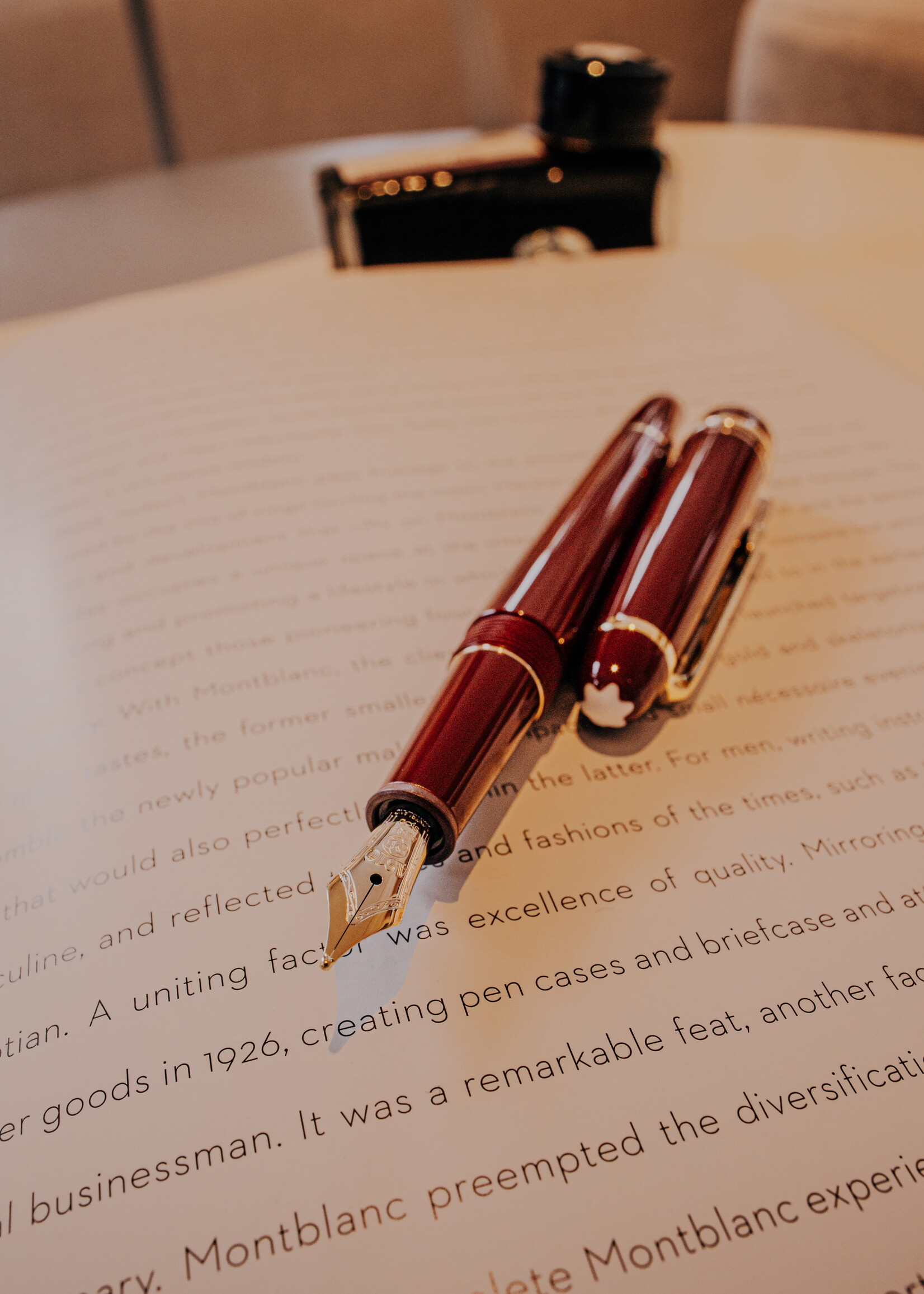 Montblanc Meisterstück 146 LeGrand Burgundy Red (Au585/14K - 0.453 g) 0.62 mm M- Medium