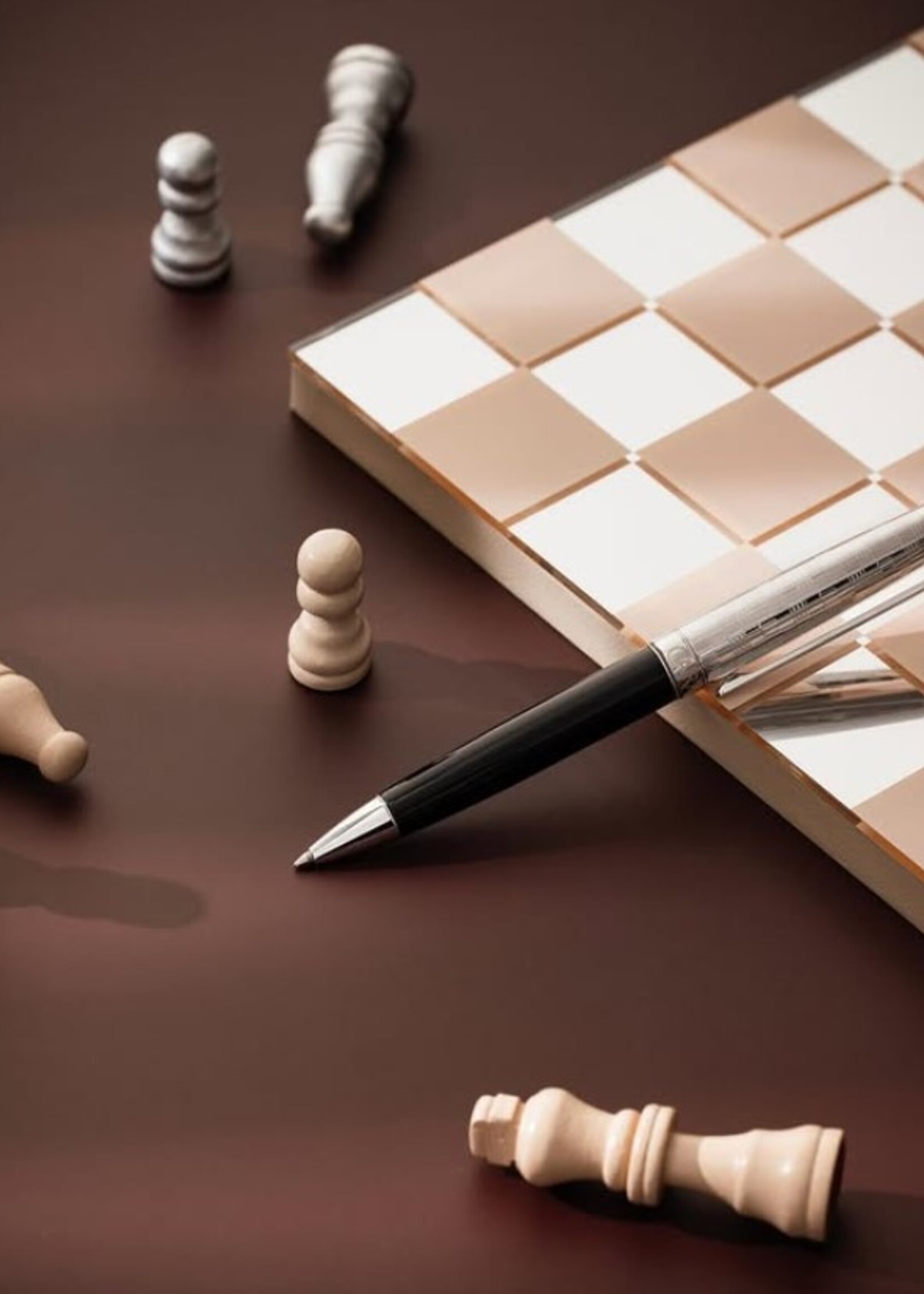 Caran d'Ache Léman Damier Special Edition Gift Box Balpen & Pen Sleeve