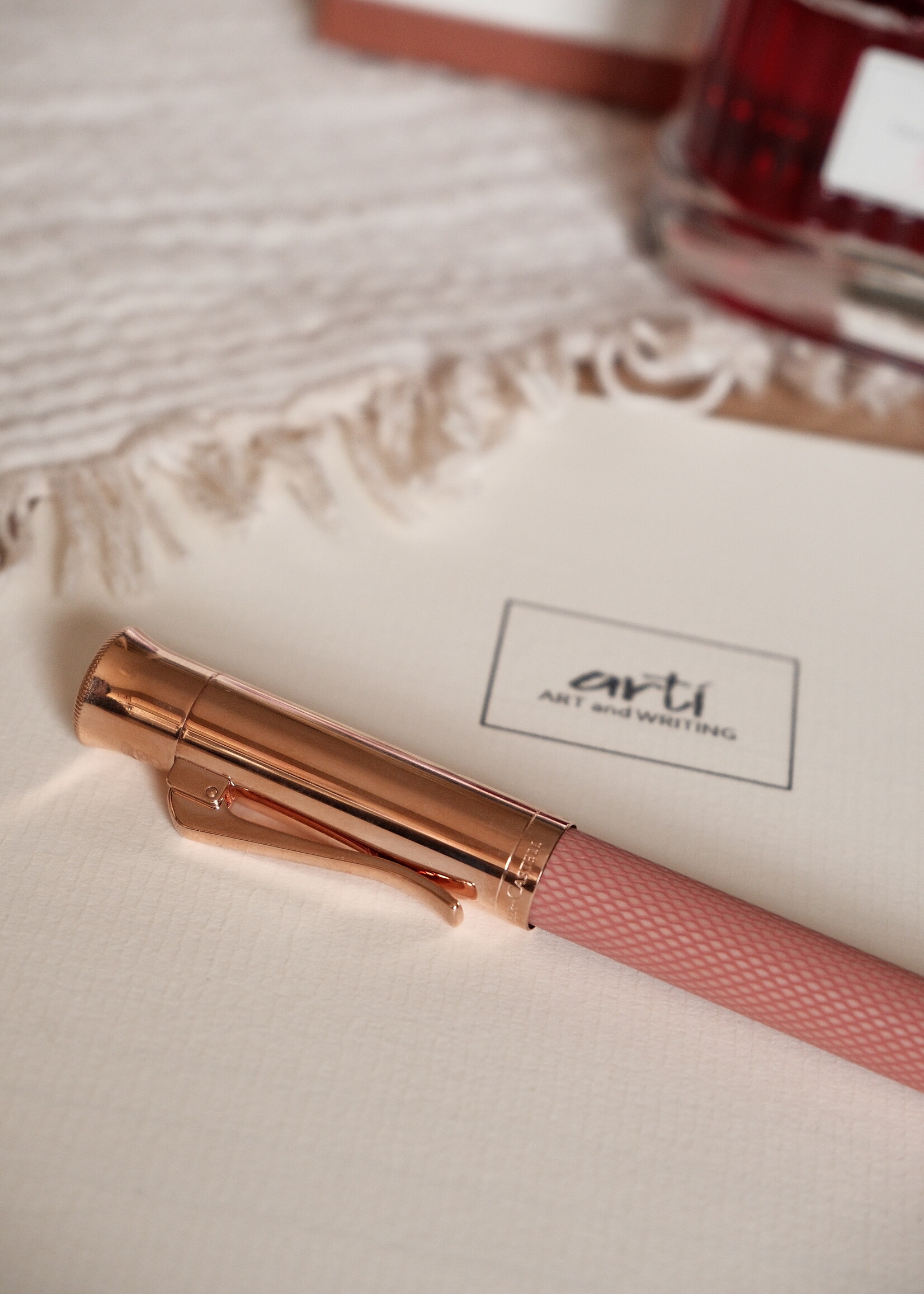 Graf von Faber-Castell Classic Guilloche Rosé Blush Vulpen
