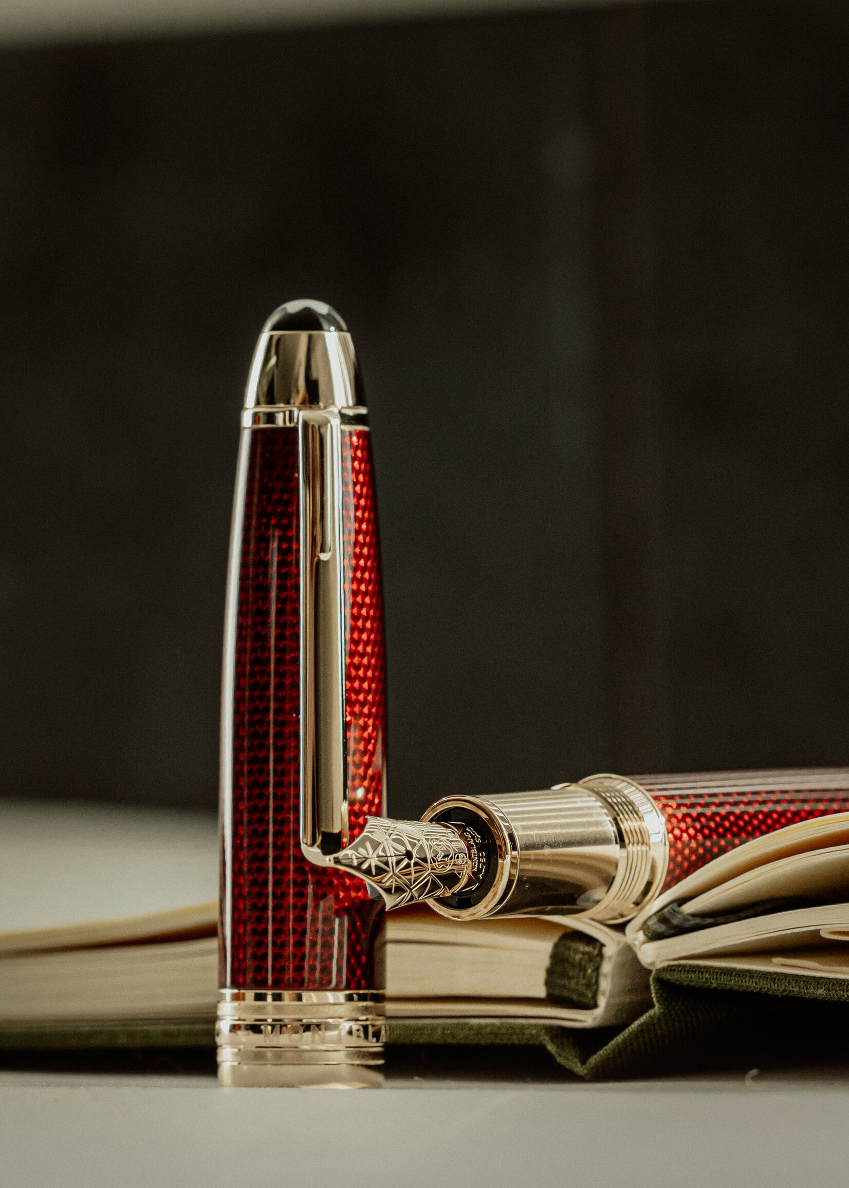 Montblanc Meisterstück Solitaire Golden Hour LeGrand Vulpen Medium