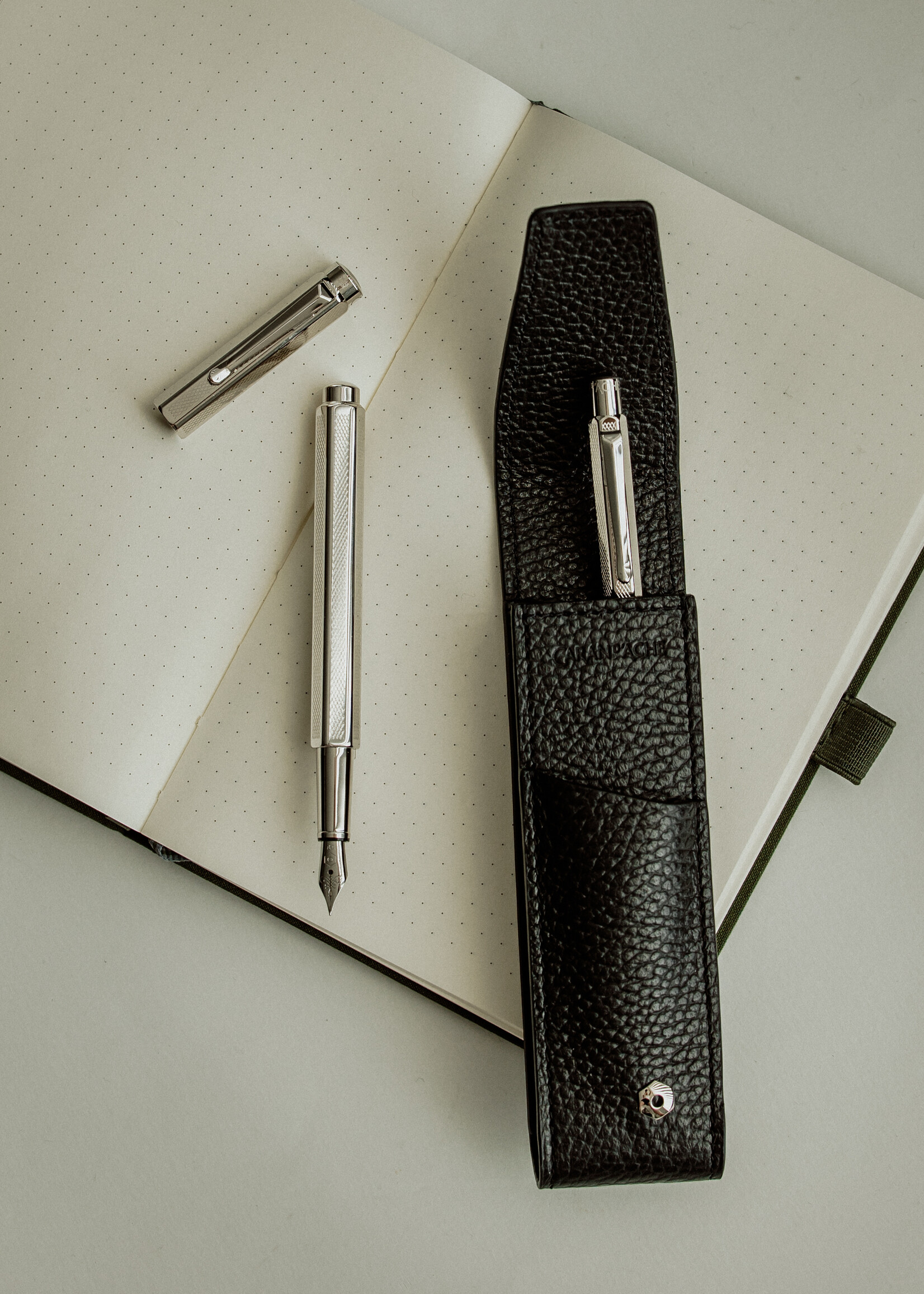 Caran d'Ache Léman Slim Lights Luxe  Balpen