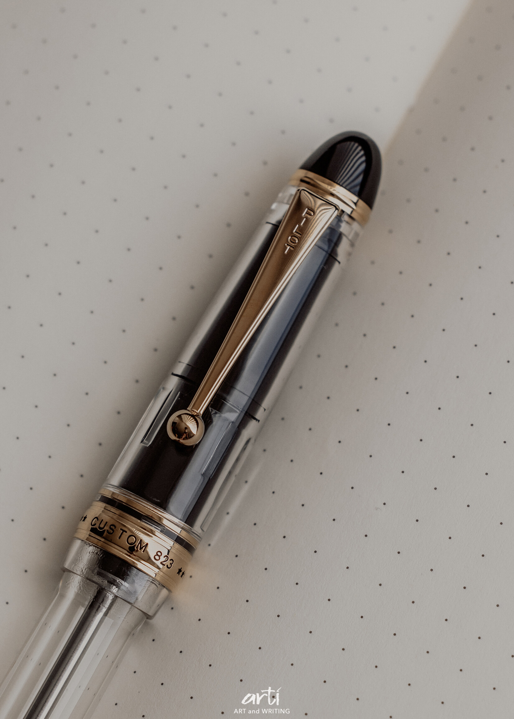 Pilot Custom 823 Transparant Vulpen 14k B-Breed