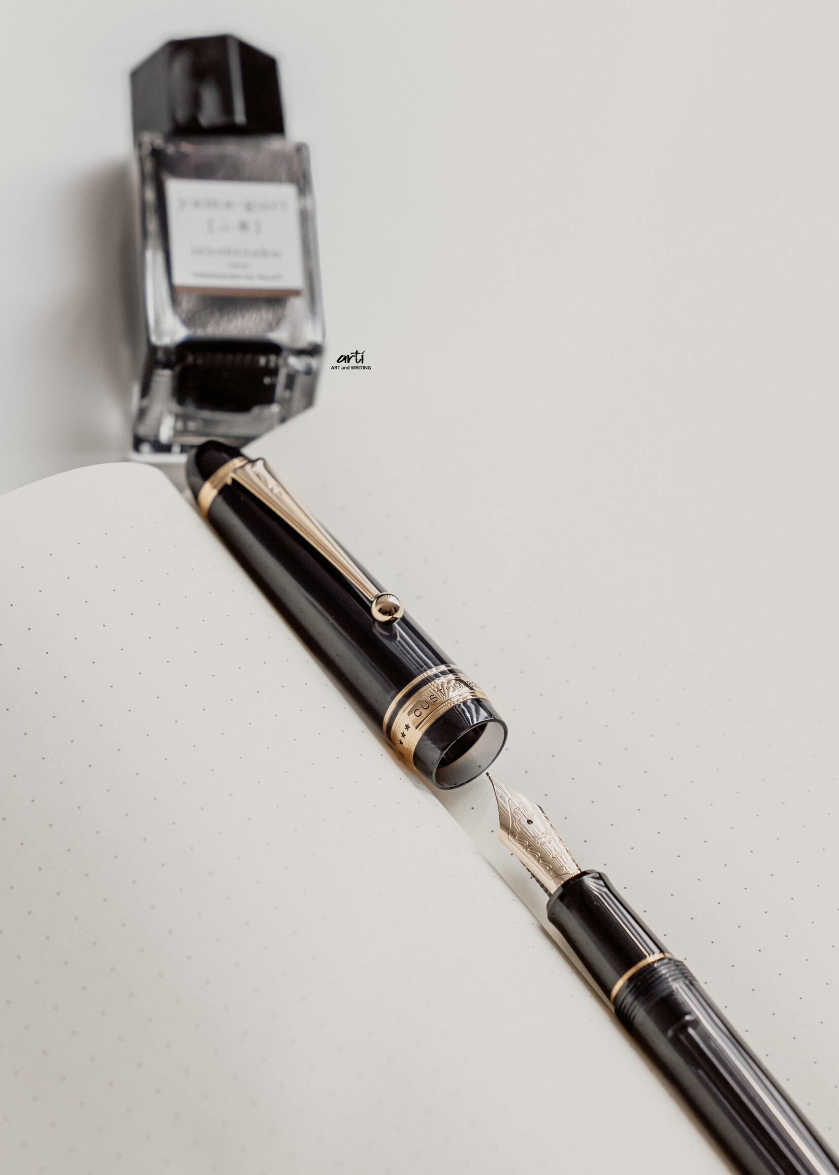 Pilot Custom 823 Transparant Zwart Vulpen 14k F- Fijn