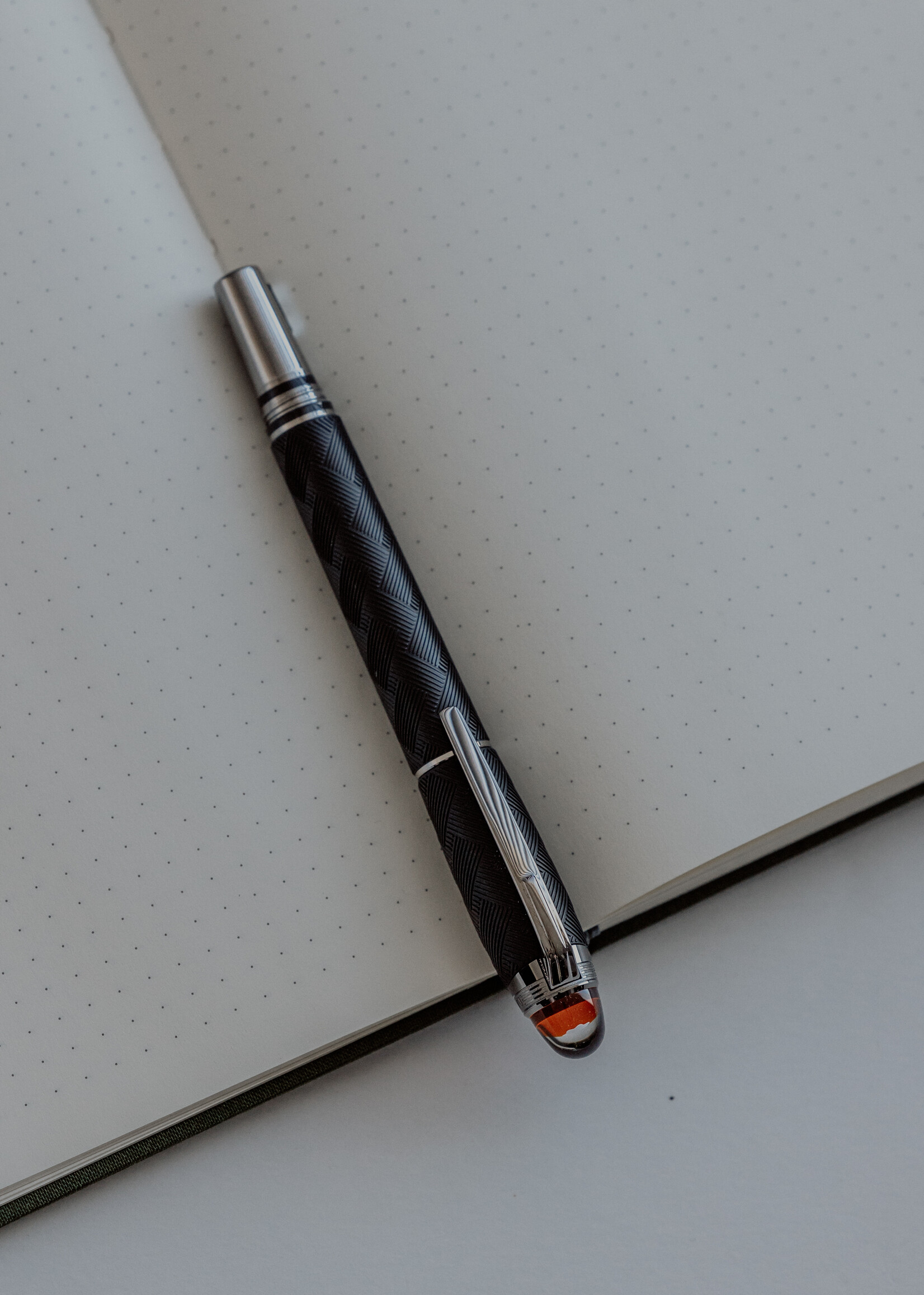 Montblanc Starwalker Extreme Resin Vulpen (Au585/14K 0.775g) 0.62 mm M - Medium