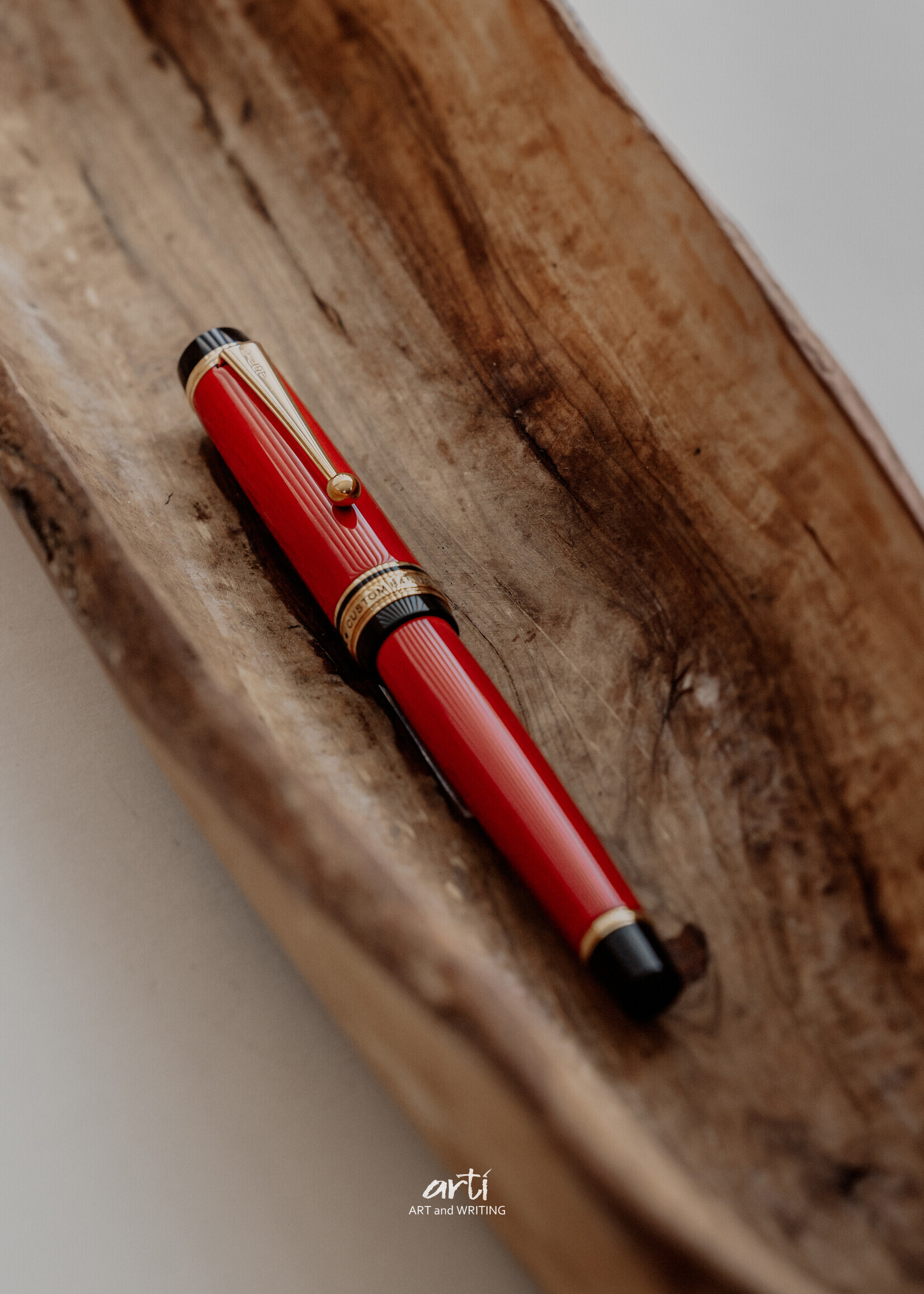 Custom Urushi Red Vulpen 18K (M) - Medium