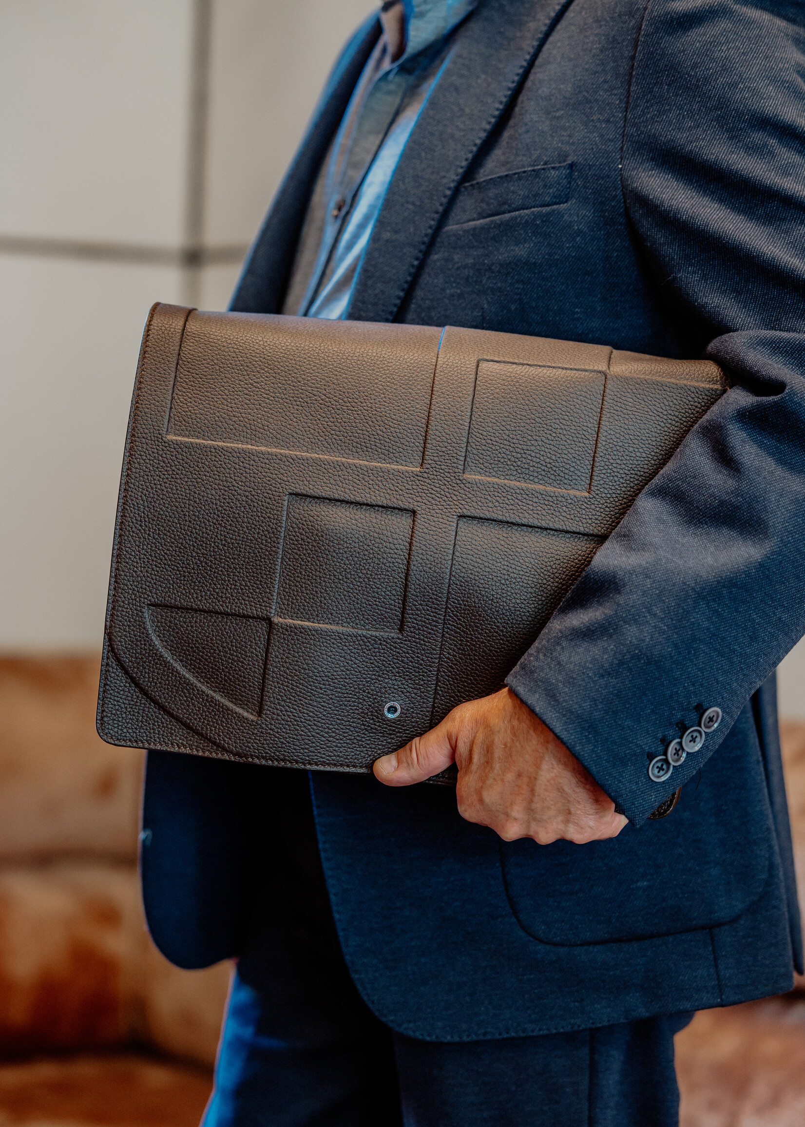 Graf von Faber-Castell Messenger Crossbody Cashmère Dark Brown