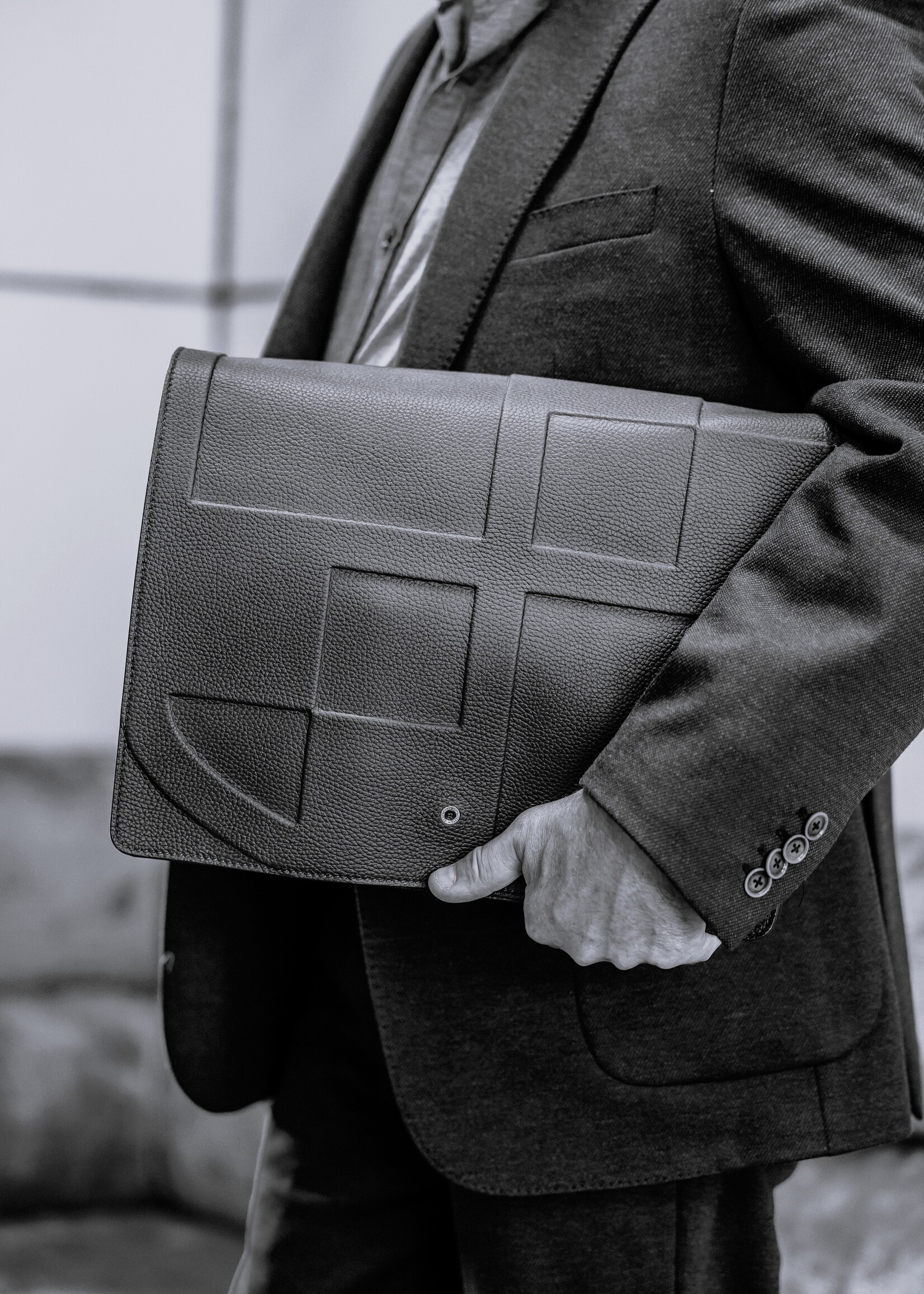 Graf von Faber-Castell Messenger Crossbody Cashmère Black