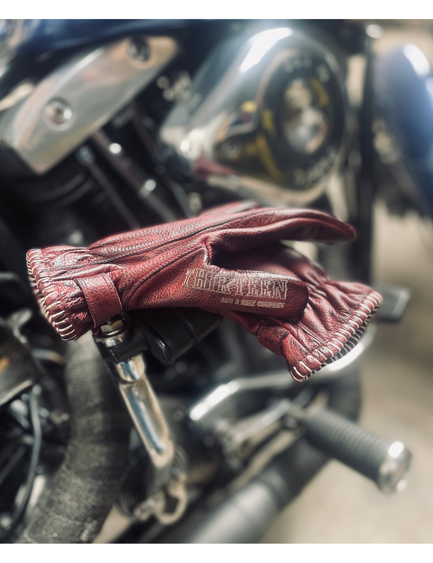 13 and a half Loud Ride gloves burgundy