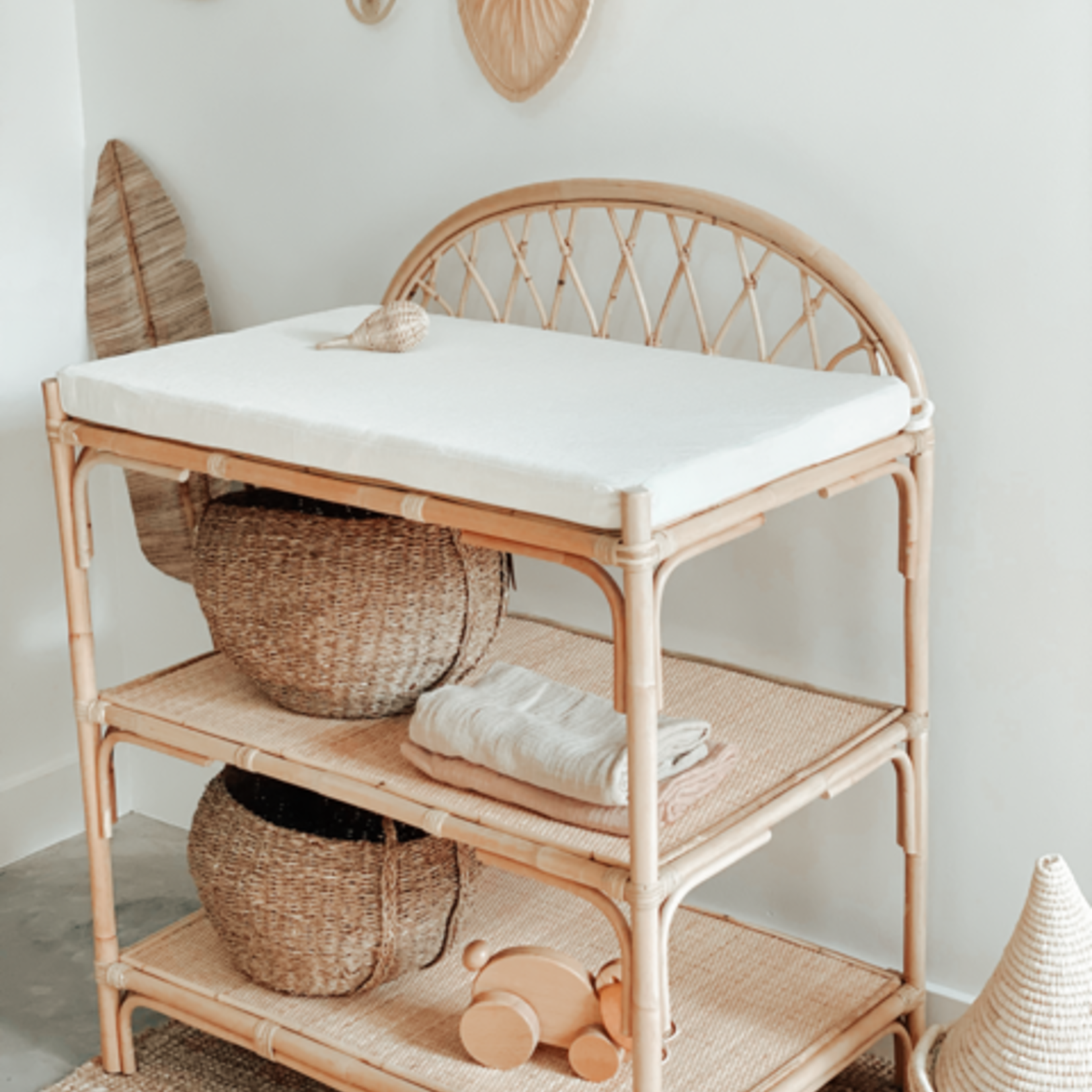 Studio Feliz Table à langer en rotin