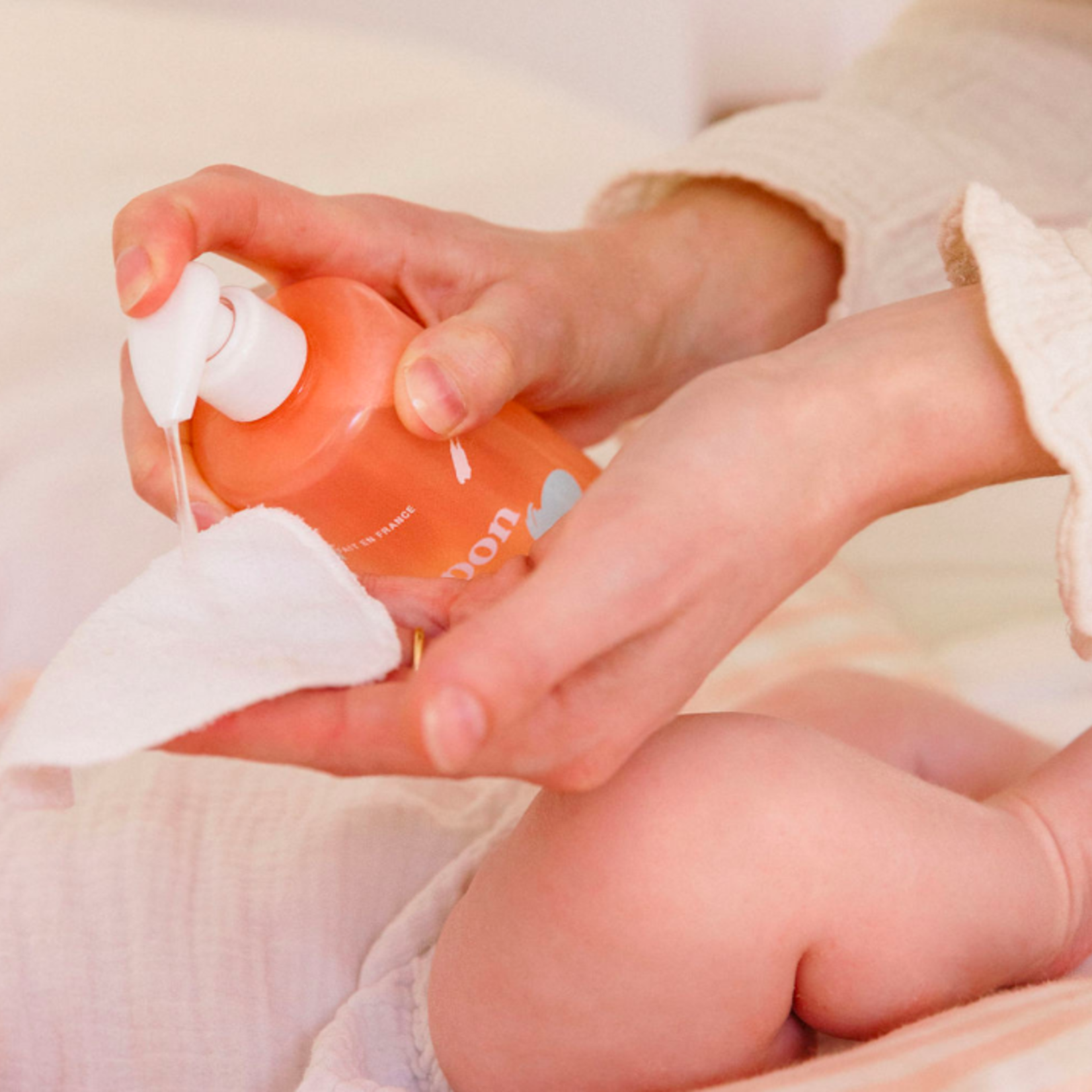 Monjour Face and body cleansing water