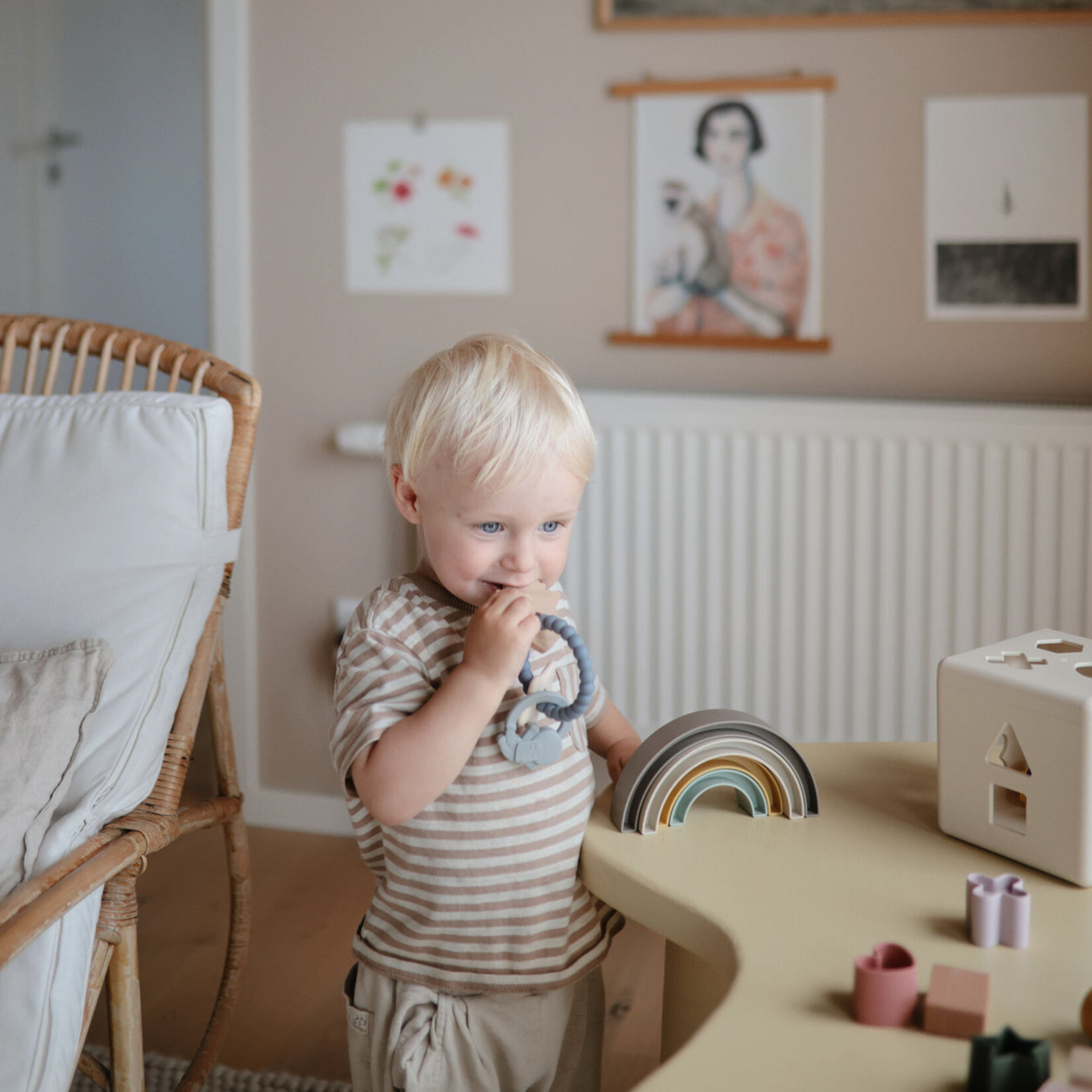 Mushie Teething ring space