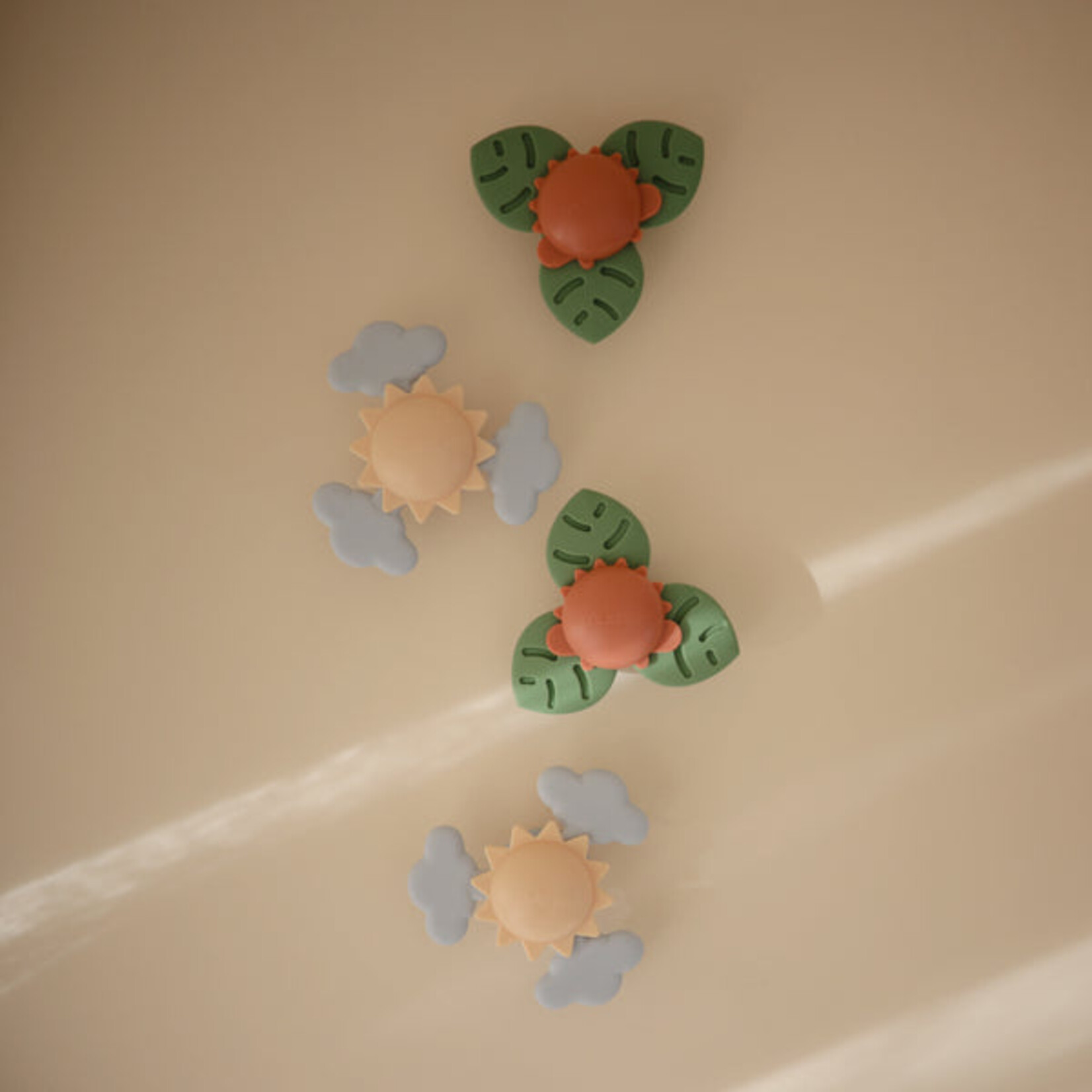 Mushie Suction spinner toy