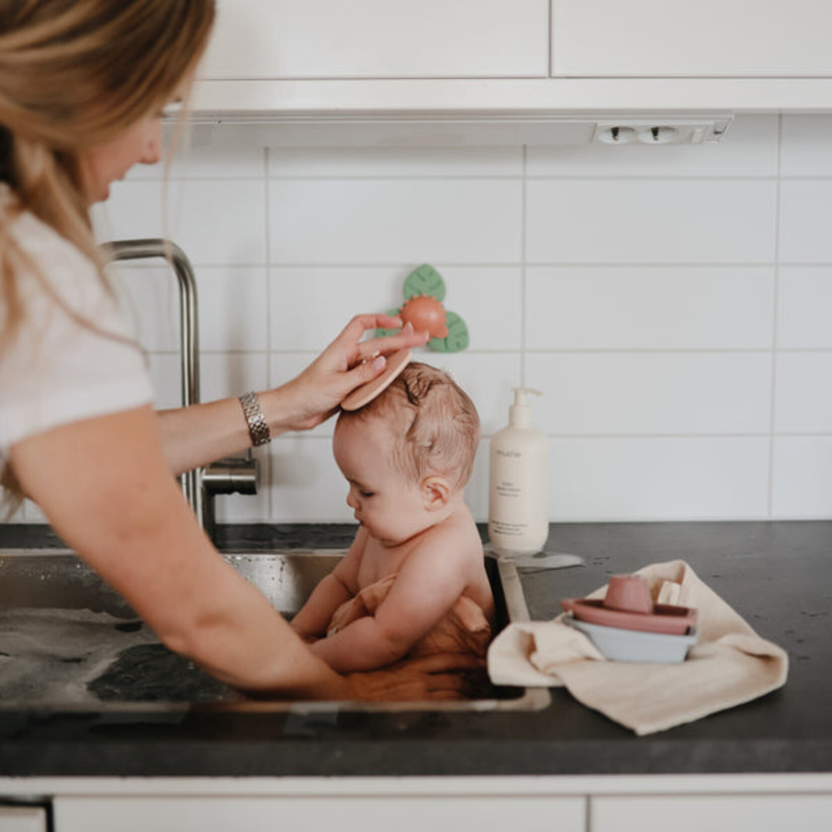 Mushie Cradle cap brushes set