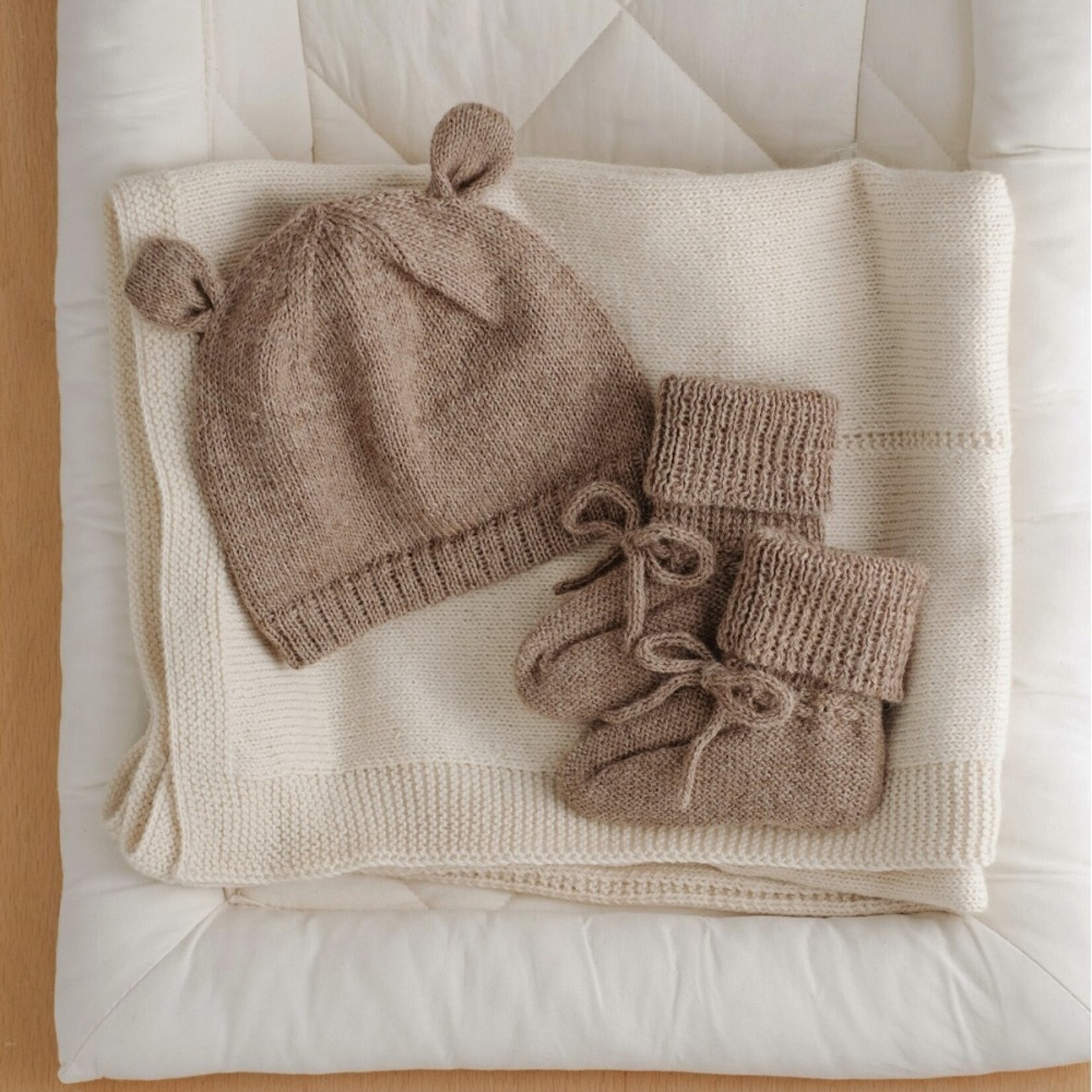 Main Sauvage Knitted baby beanie bear oat