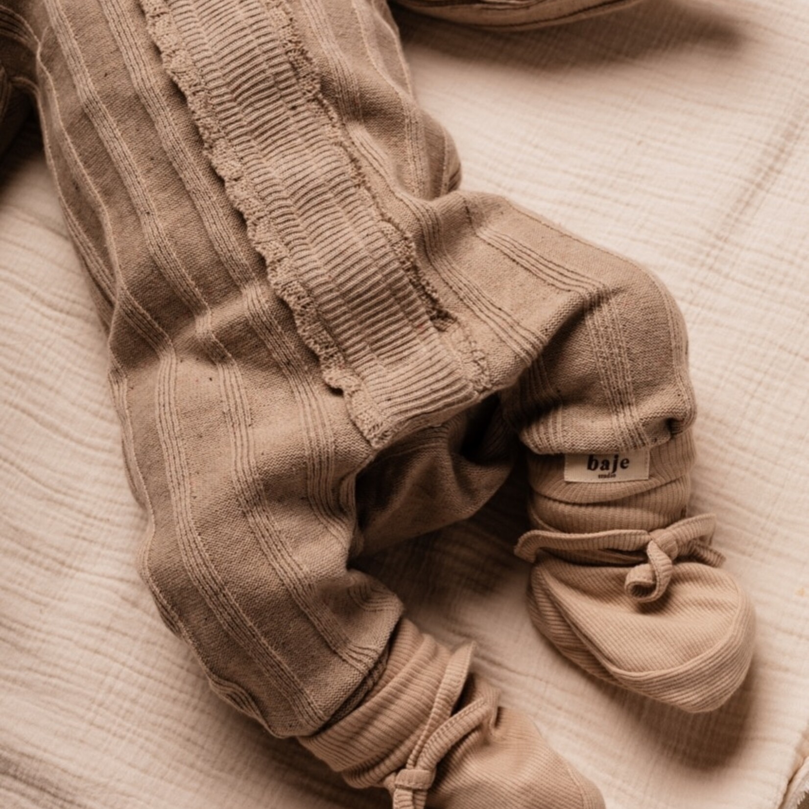 Baje Cotes onesie knit | peach almond