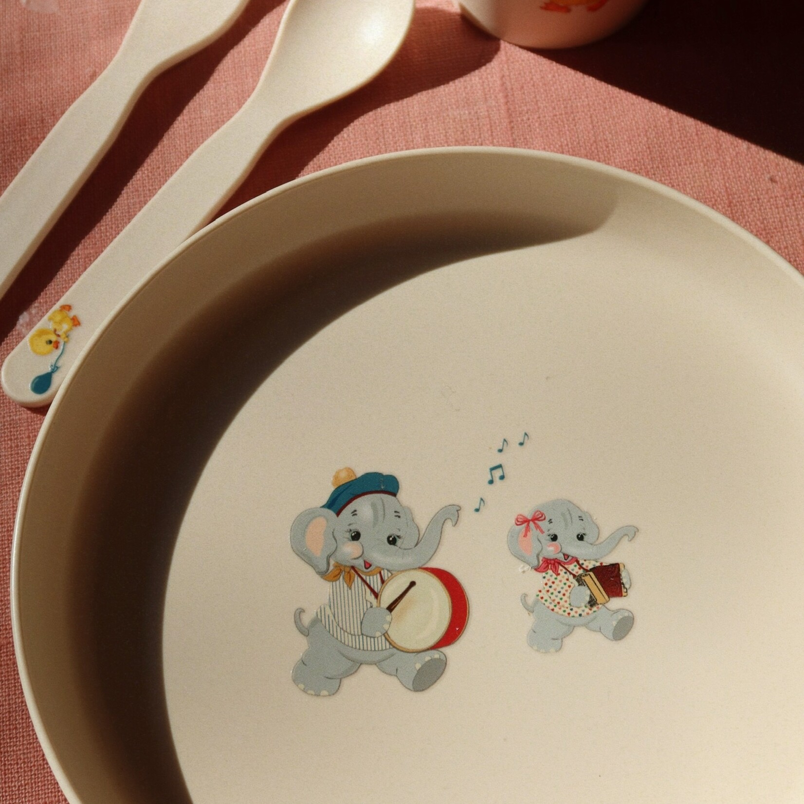 Konges Sløjd Dinner set  |  music parade