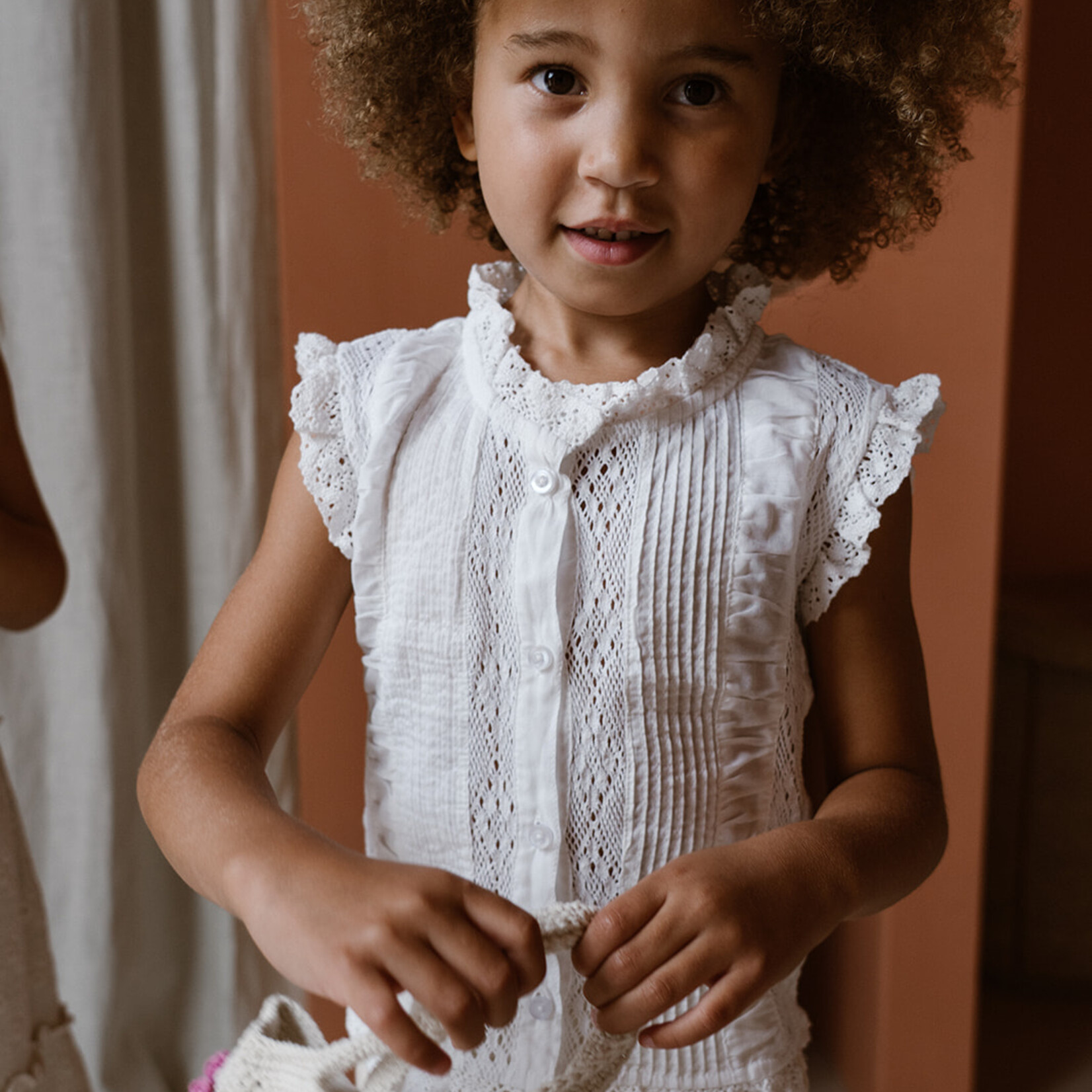 Navy Natural Chemisier en dentelle Kaat blanc