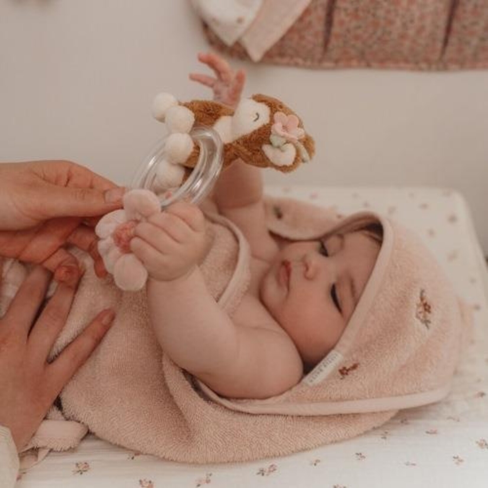 Little Dutch Ring rattle deer fairy garden
