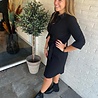 Mi Piace JURK TRAVELSTOF 202092 BLACK Mi Piace JURK TRAVELSTOF 202092 BLACK