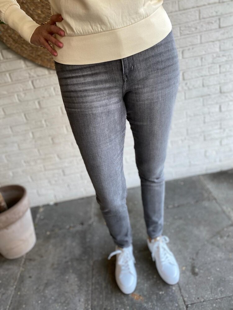 Blossom jeans 2025