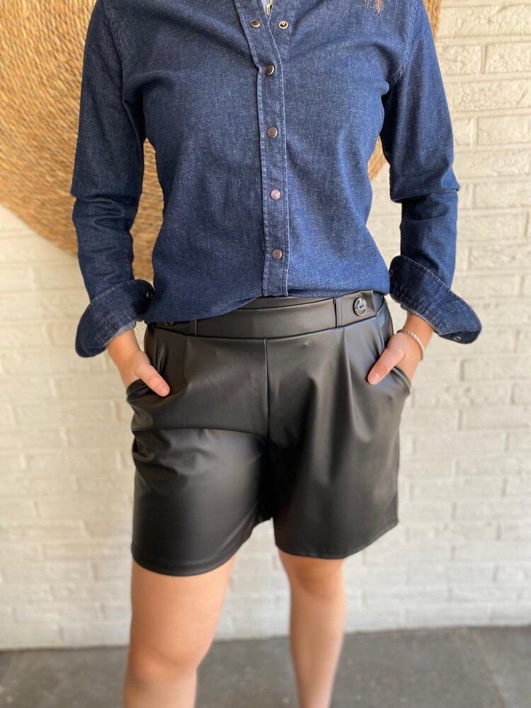 JDY JDYSOYA GEGGO PU SHORTS JRS ATK