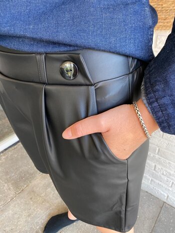 JDY JDYSOYA GEGGO PU SHORTS JRS ATK