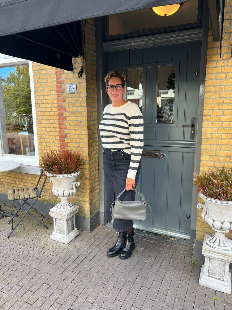 Cup Of Joe Denim ROK EVELYN BLACK VT Cup Of Joe Denim ROK EVELYN BLACK VT