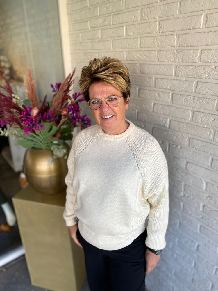 ZUSSS TRUI  MET BATWING MOUW ZUSSS TRUI  MET BATWING MOUW