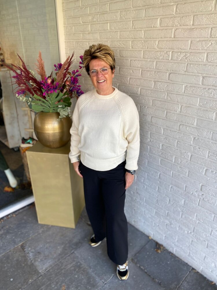 ZUSSS TRUI  MET BATWING MOUW ZUSSS TRUI  MET BATWING MOUW