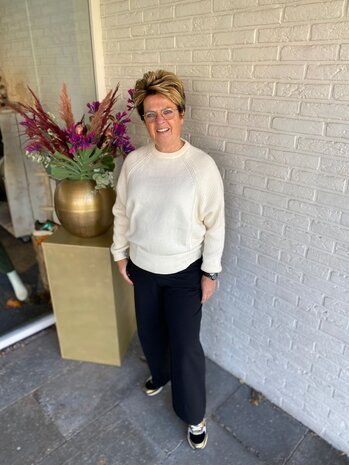 ZUSSS TRUI  MET BATWING MOUW ZUSSS TRUI  MET BATWING MOUW