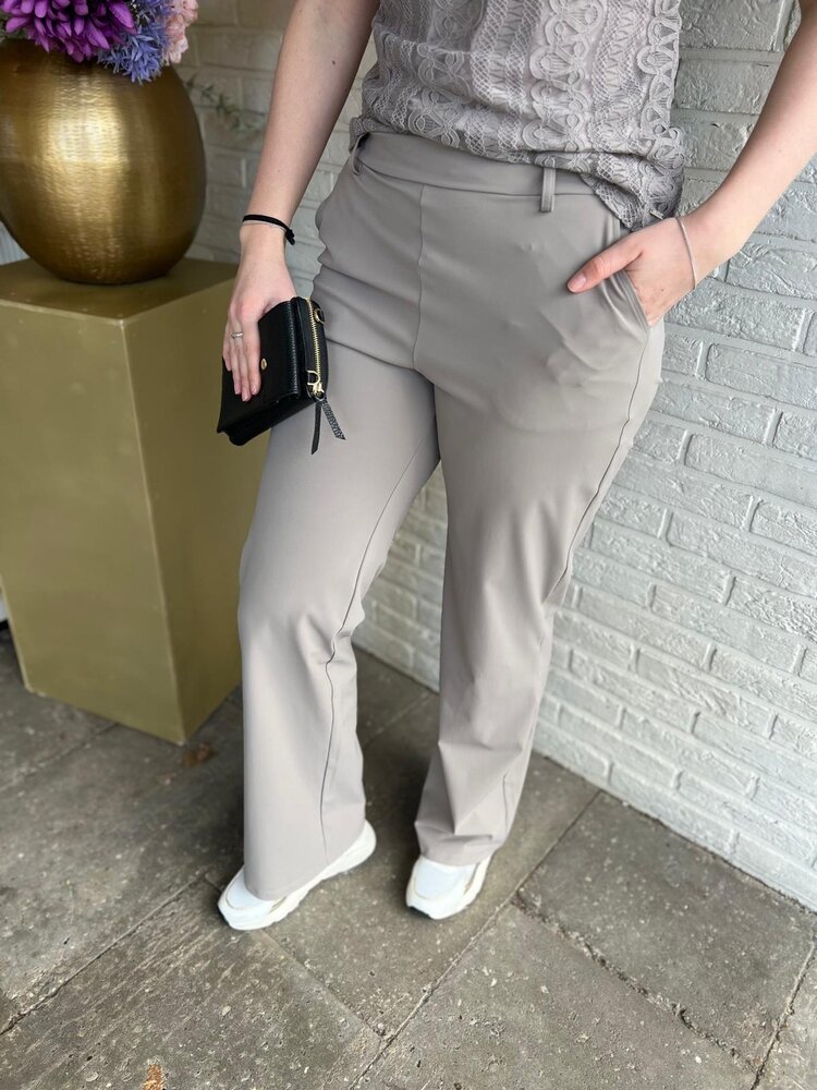 Mi Piace BROEK TRAVELSTOF 202581 TAUPE Mi Piace BROEK TRAVELSTOF 202581 TAUPE