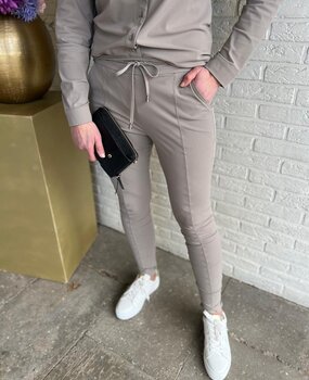 Mi Piace BROEK TRAVELSTOF 202016 TAUPE Mi Piace BROEK TRAVELSTOF 202016 TAUPE