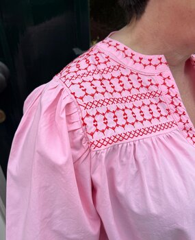 BLOUSE NILA BLOUSE NILA